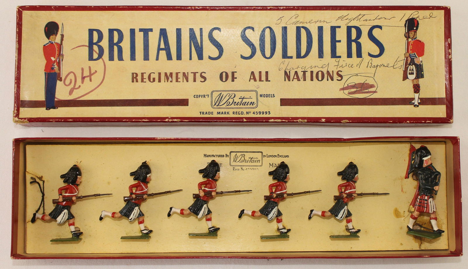 Britains Set #11the  Black Watch with Piper (1 of 1)