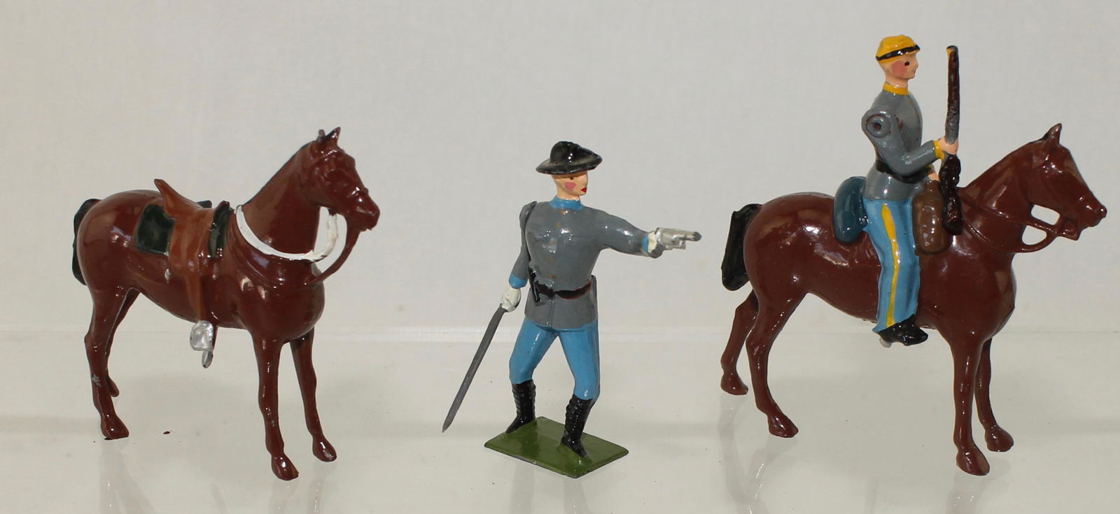 Britains Set #2141 Half Set Confederate Cavalry (1 of 1)