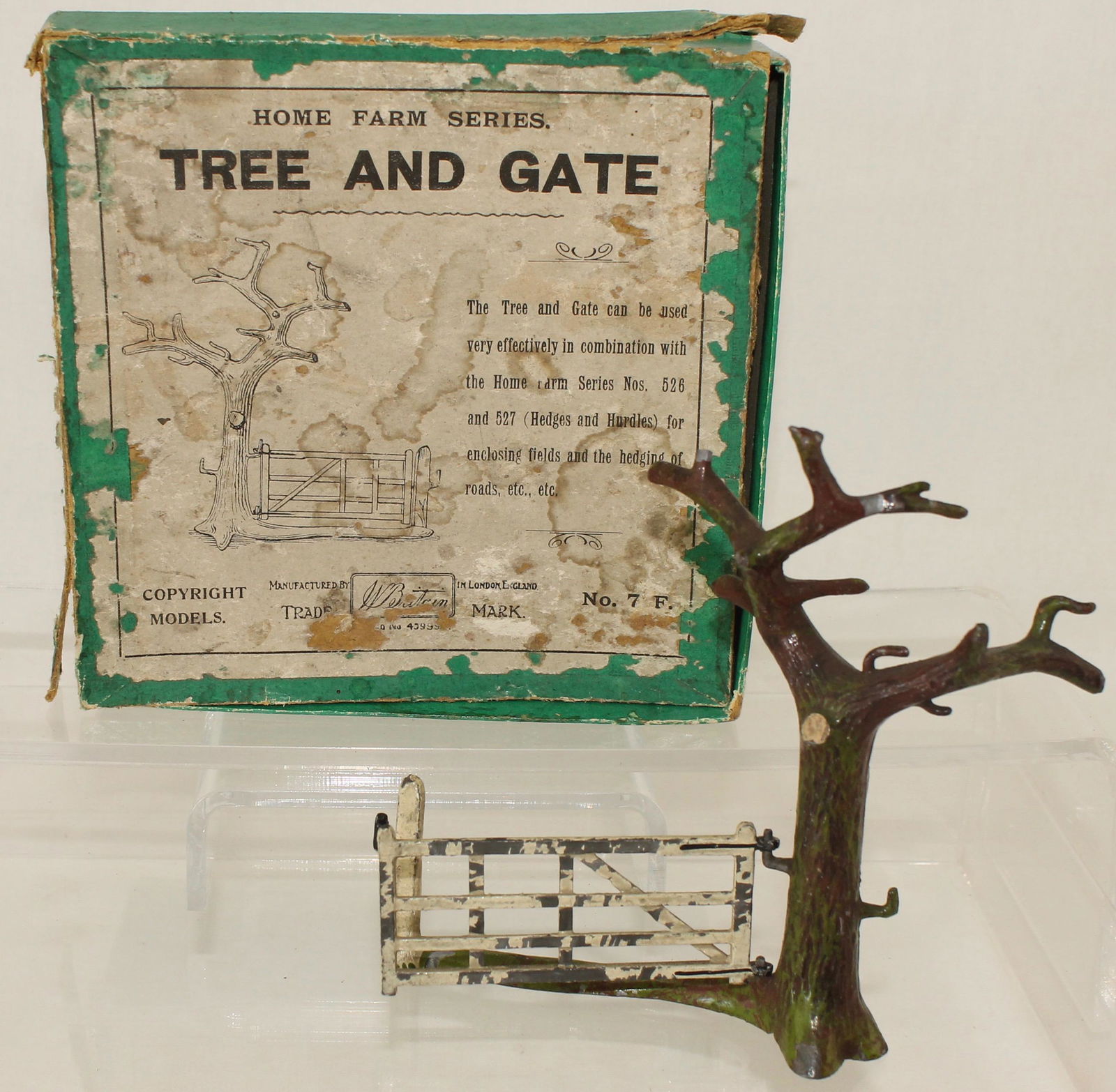 Britains Set #7-F Tree and Gate (1 of 1)