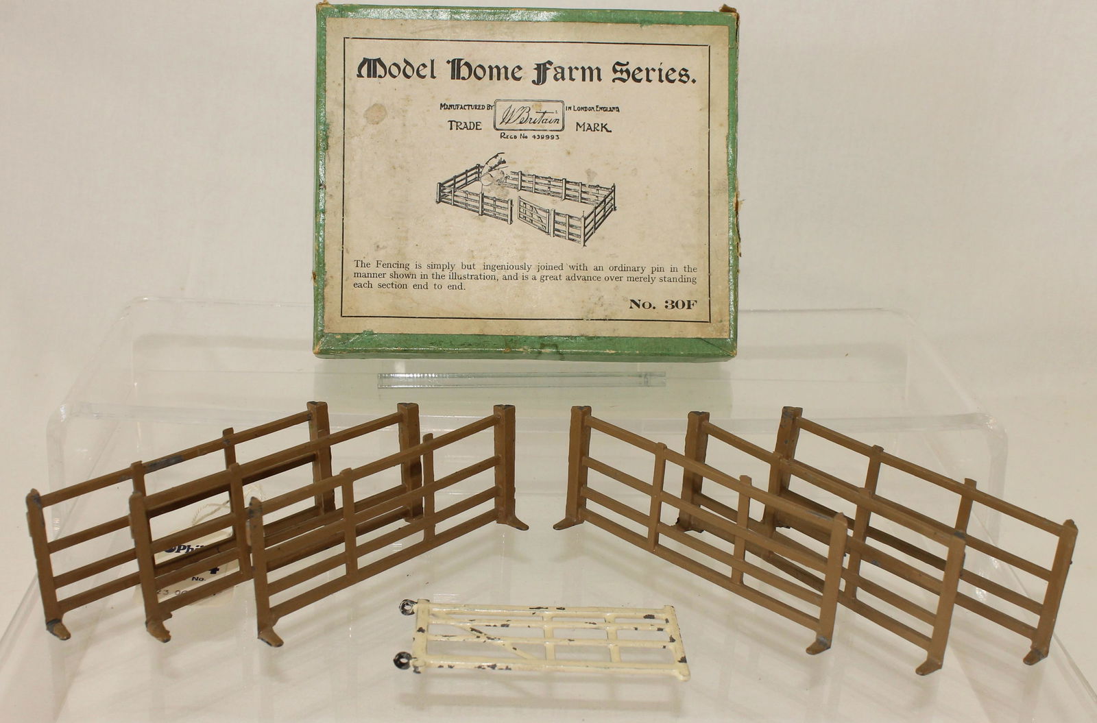 Britains Set #30-F Farm Fencing with Gate (1 of 1)