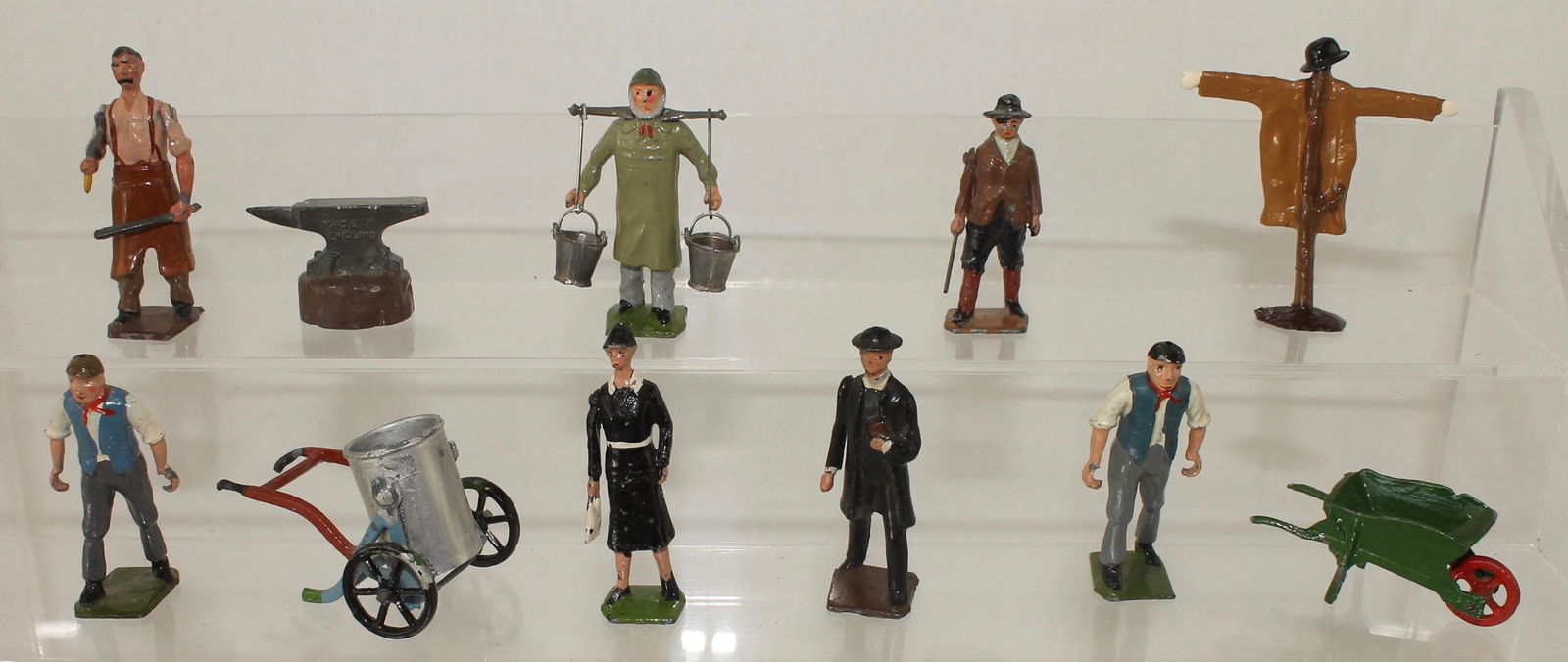 Britains Lot of Farm Figures (1 of 1)