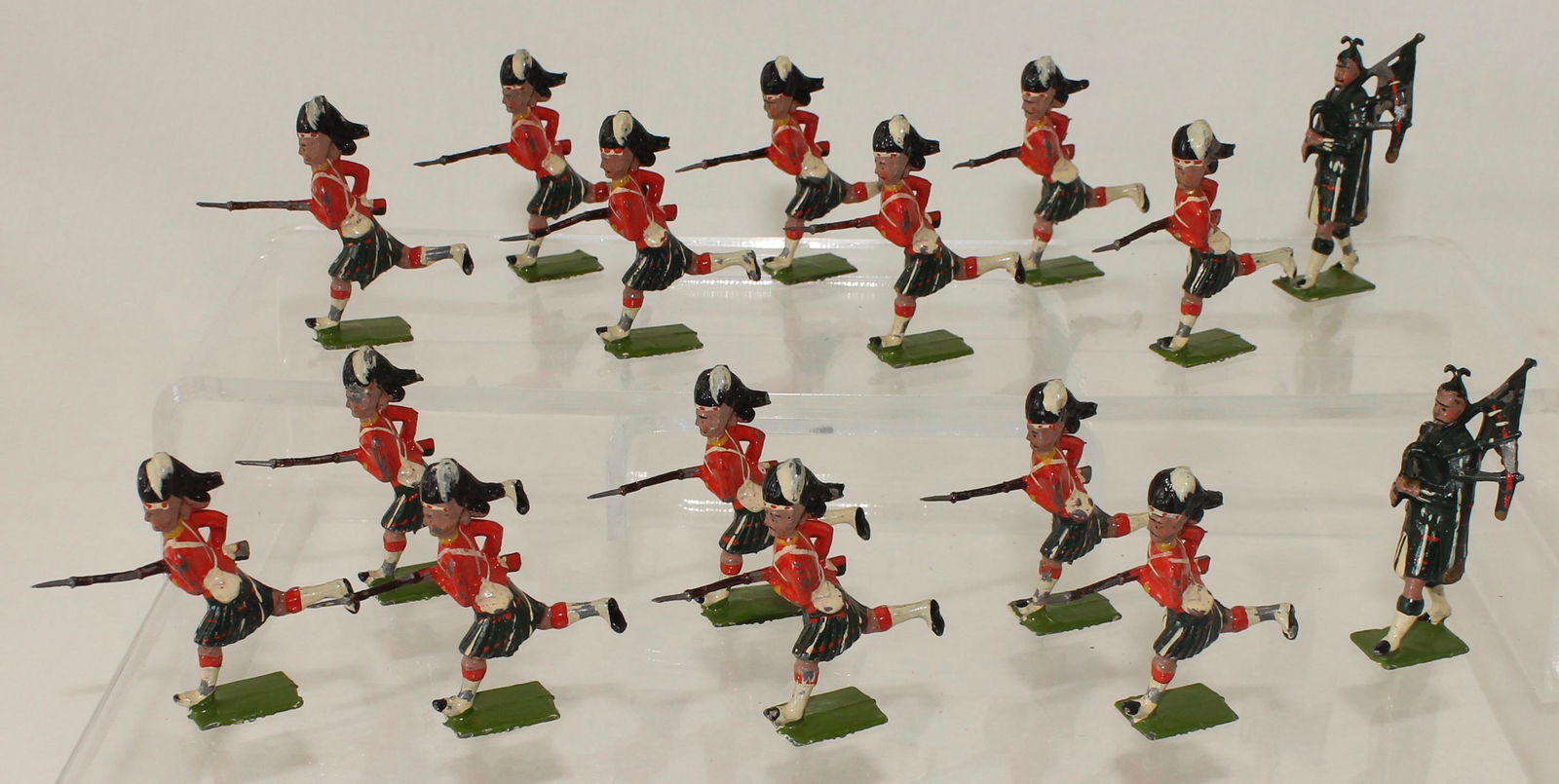 Britains Set #88 Seaforth Highlanders Charging (1 of 2)