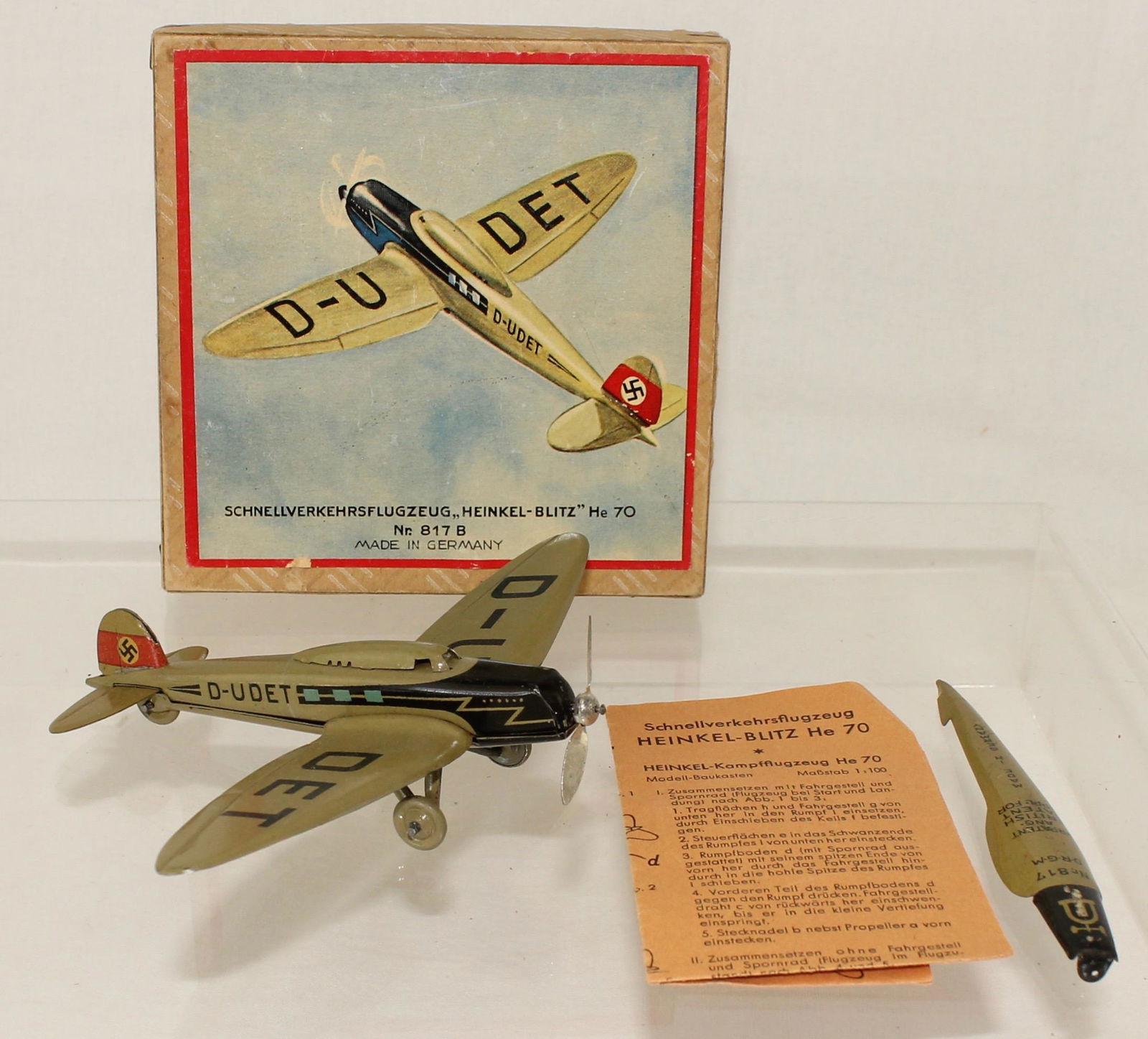 Lehmann #817-B Tinplate Heinkel Bomber (1 of 3)