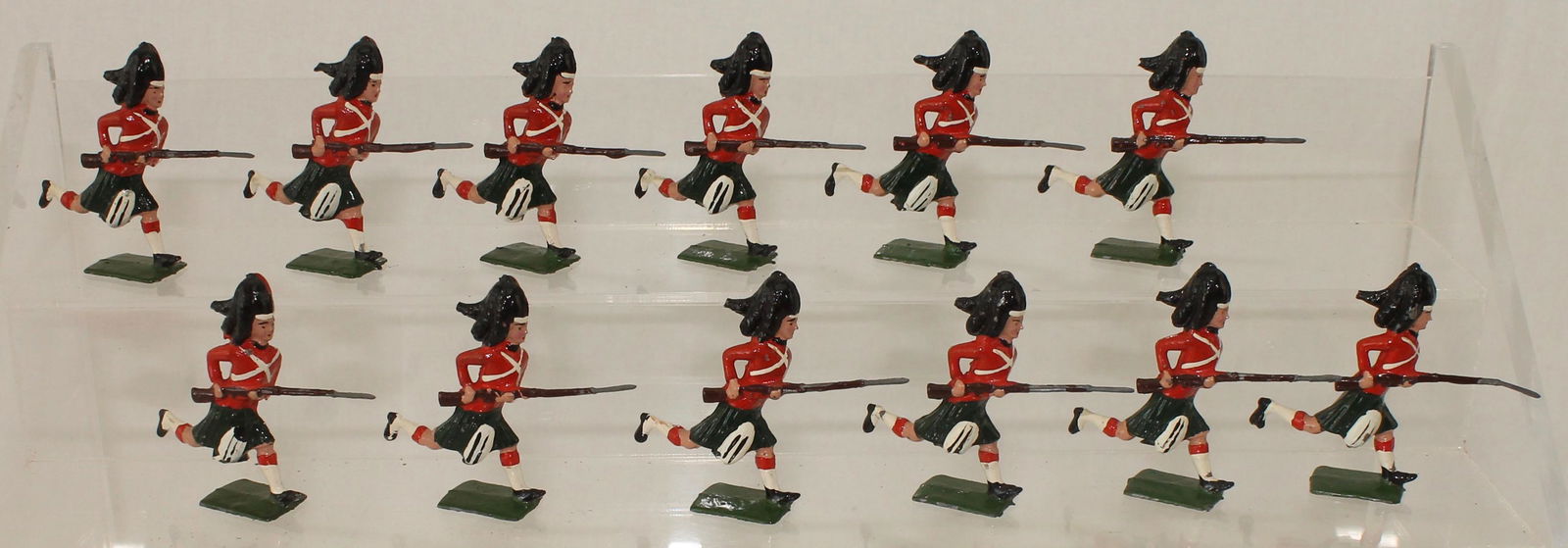 Britains Lot Black Watch Charging (1 of 1)