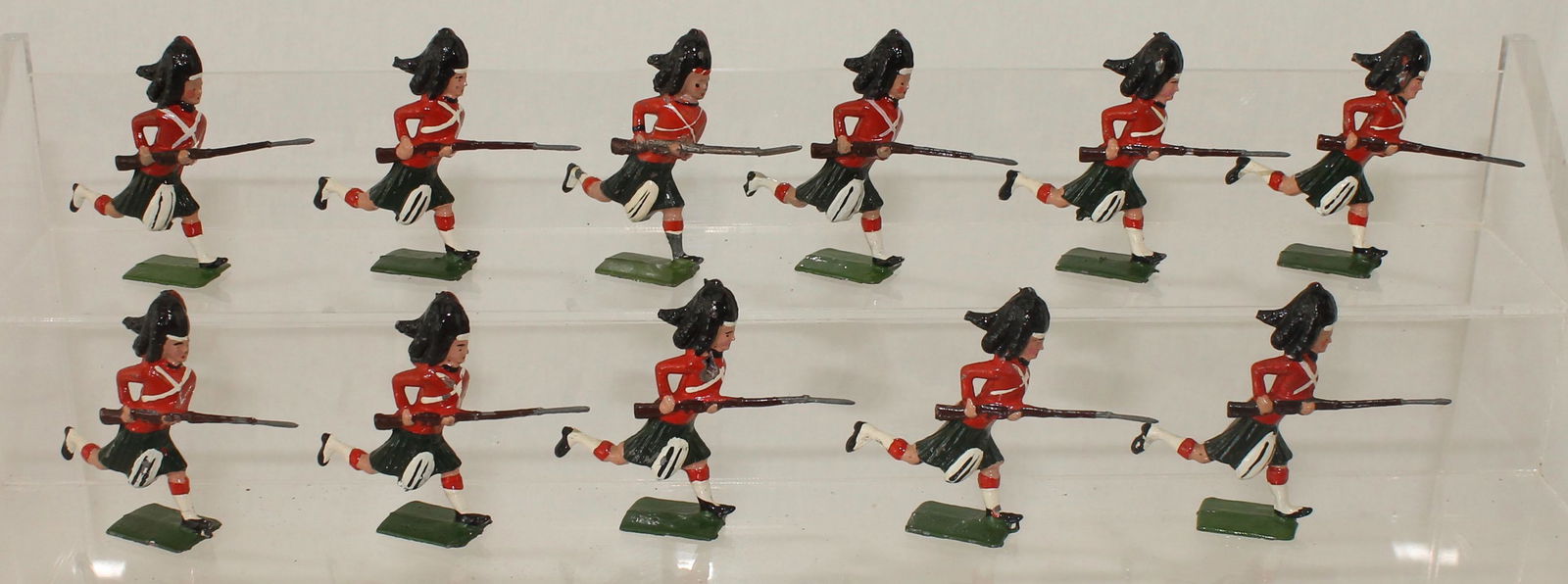 Britains Set #11 Black Watch Charging (1 of 1)
