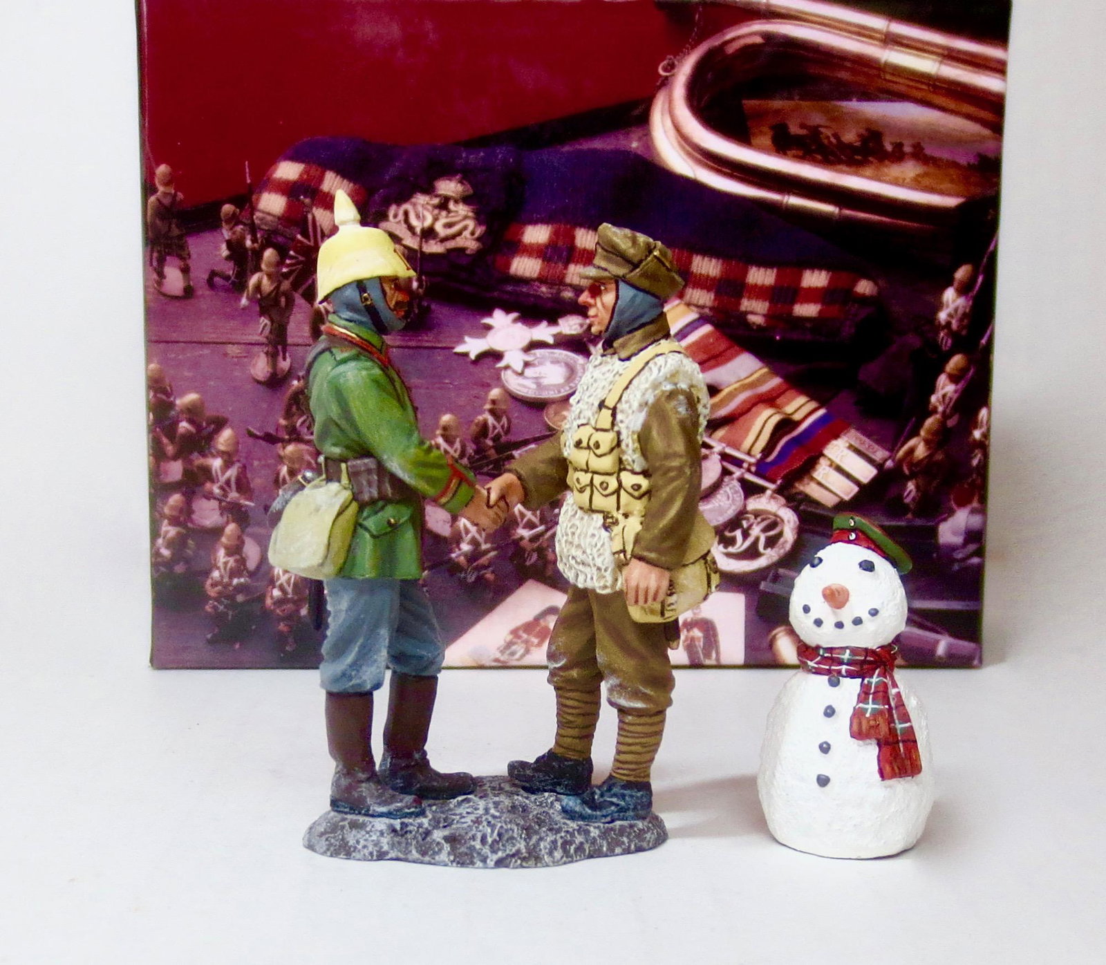 King & Country XM014-02 Merry Christmas Tommy!: A “Fritz” and a “Tommy” greet each other watched over by a benevolent snowman. A poignant reminder that, for a few brief hours, peace and harmony united the two warring sides on the Christmas 
