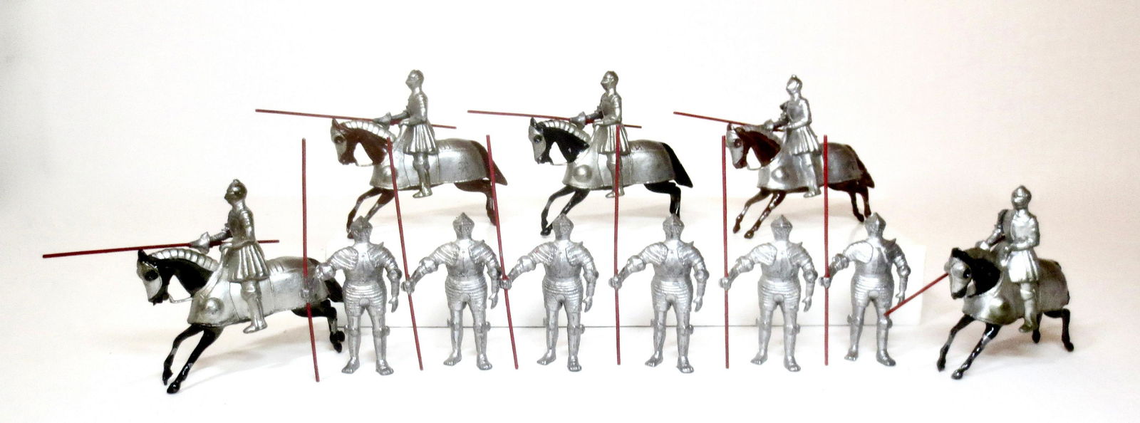 Britains  #1308 16th Century Knights in Armour (1 of 1)