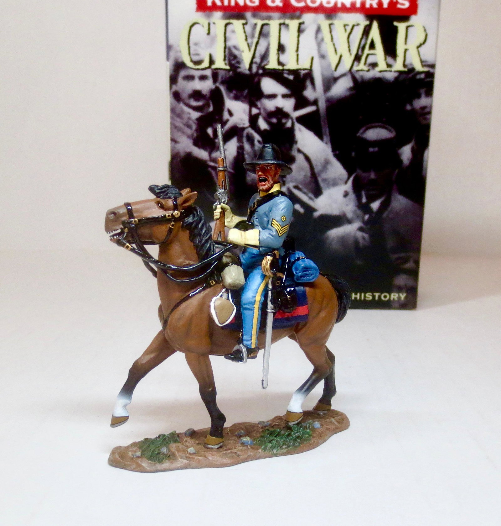 King & Country #CW046 "Holding Carbine": From The American Civil War series. Retired. 1 piece. Near mint in box. Box excellent.