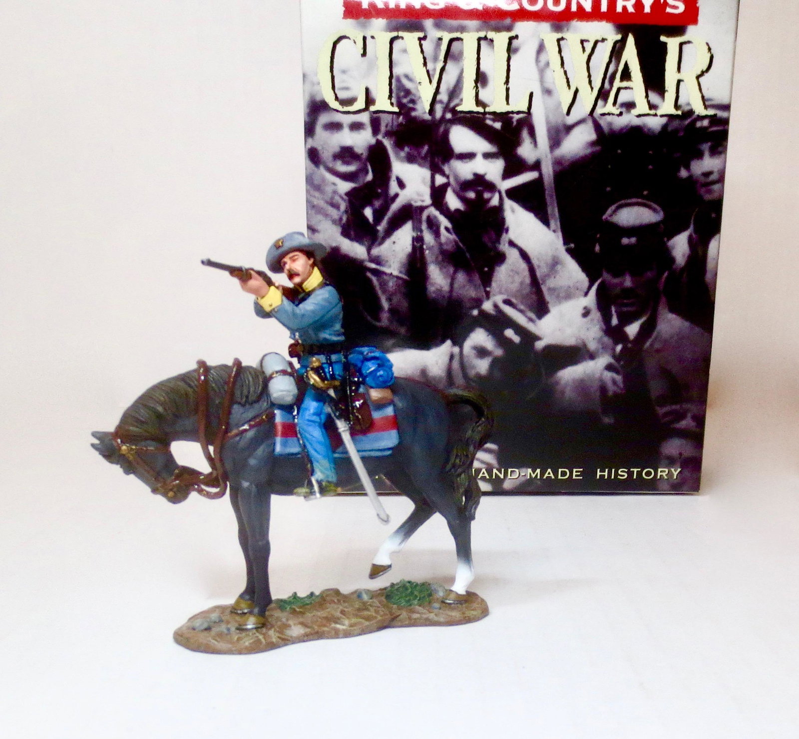 King & Country #CW045 Scout Firing Carbine: From The American Civil War series. Retired. 1 piece. Near mint in box. Box excellent.