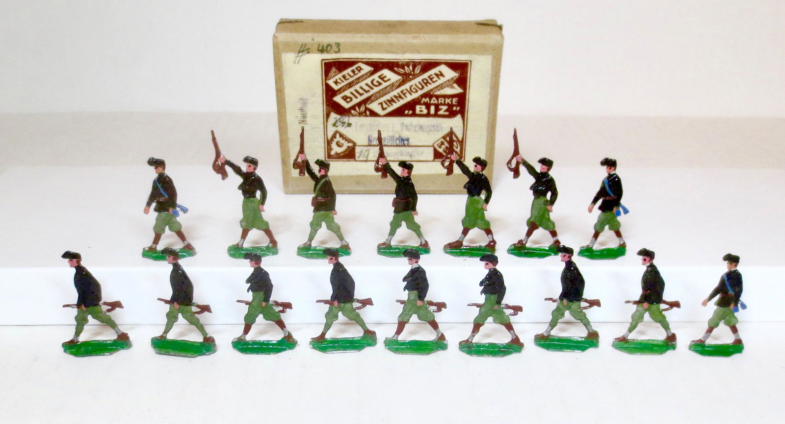 Zinnfiguren Faschisten Vorbeimarsch (1 of 1)