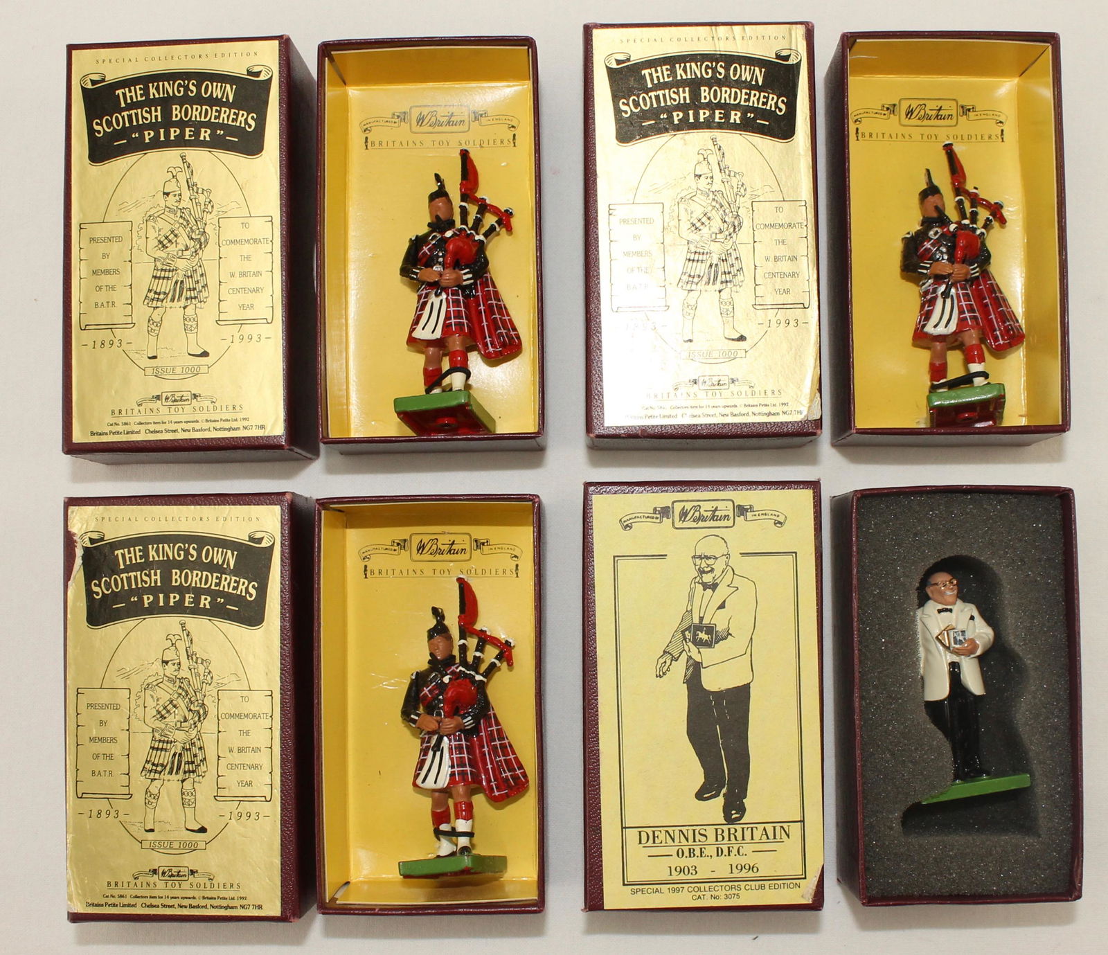 Britains Lot Scottish Borderers Pipers (1 of 1)