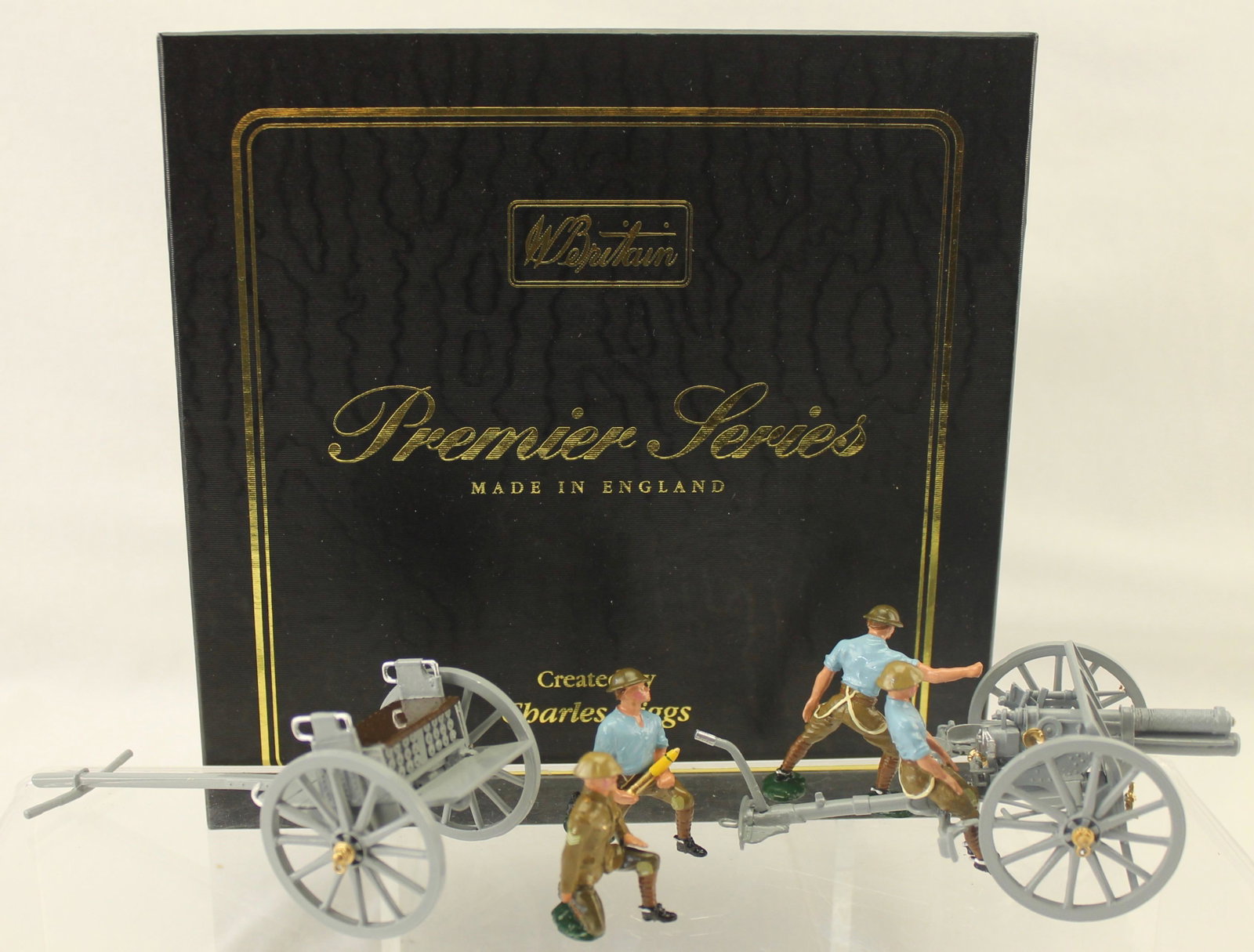 Britains 13 PDR Gun with Limber and Crew: Premier Series.13 PDR Gun with Limber and Crew, 1913. Set #8919 includes 13 PDR Gun of the Royal Horse Artillery and 4 Man Detachment in Home Service Dress. Premier Series Created by Charles Biggs. 6 