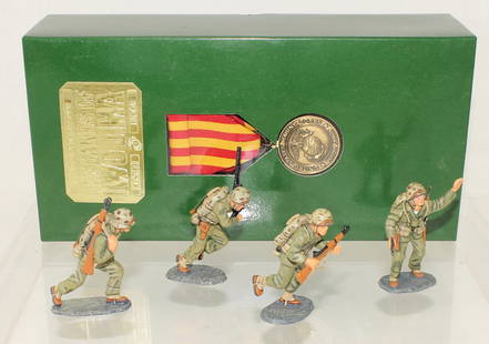 King and Country US Marines Advancing: Iwo Jima Series. United States Marines Advancing, "Hit The Beach." Set #IWJ001. First of Series - Long Retired. 5 Pieces. Condition Excellent. Box Very Good to Excellent.