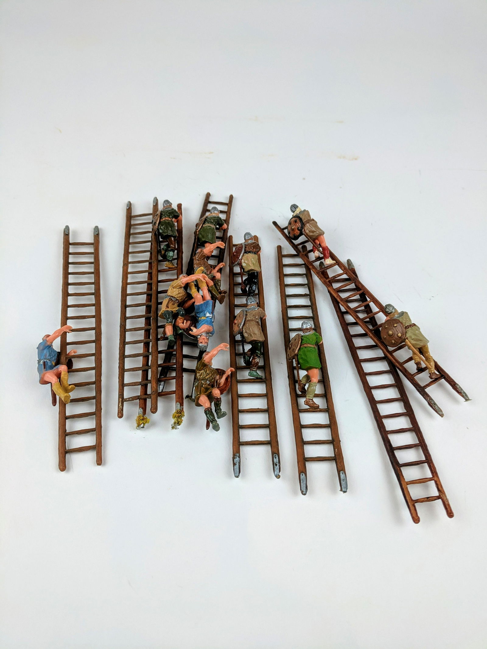 Elastolin Plastic 40mm Normans W/Ladders (1 of 1)