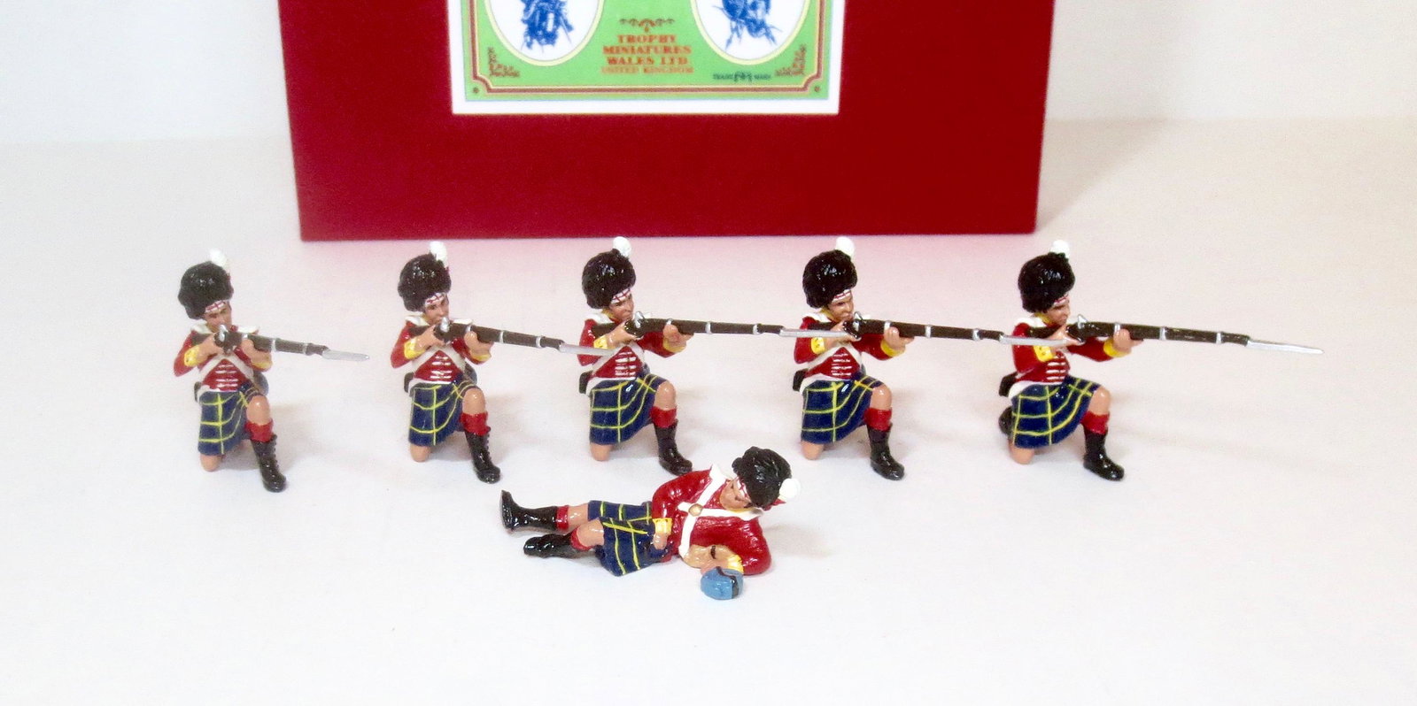 Trophy #WA13 The Highland Square: From the Napoleonic Wars series. 6 pieces. Near mint in box. Box excellent.