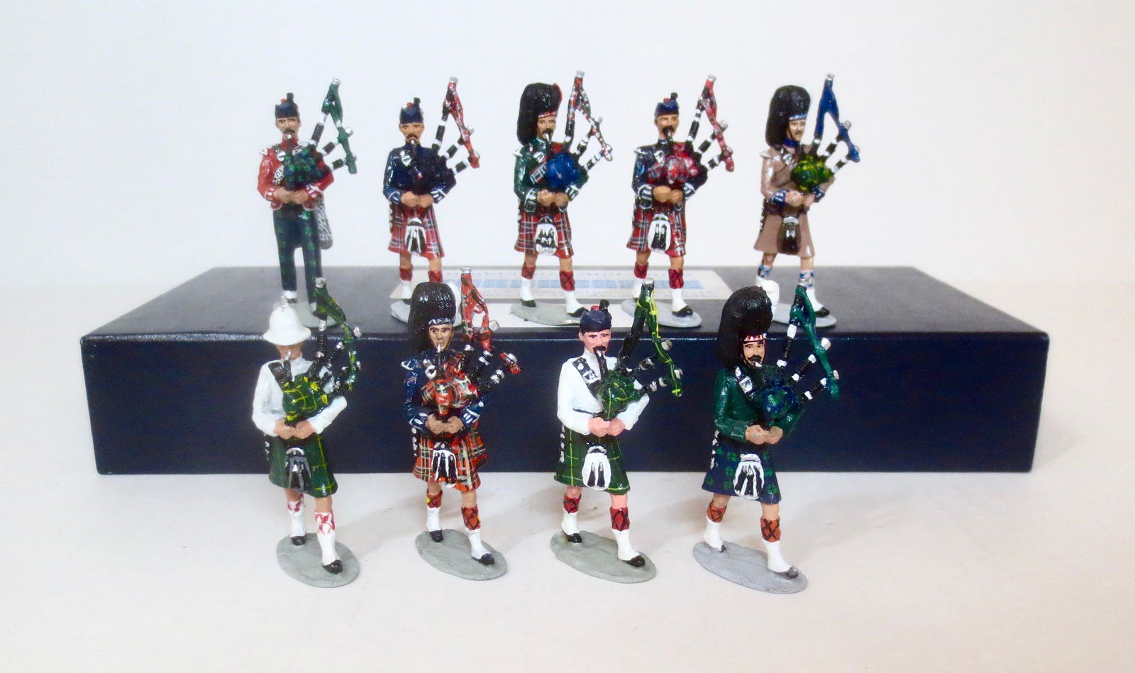 Highlander Miniatures Assorted Pipers (1 of 1)