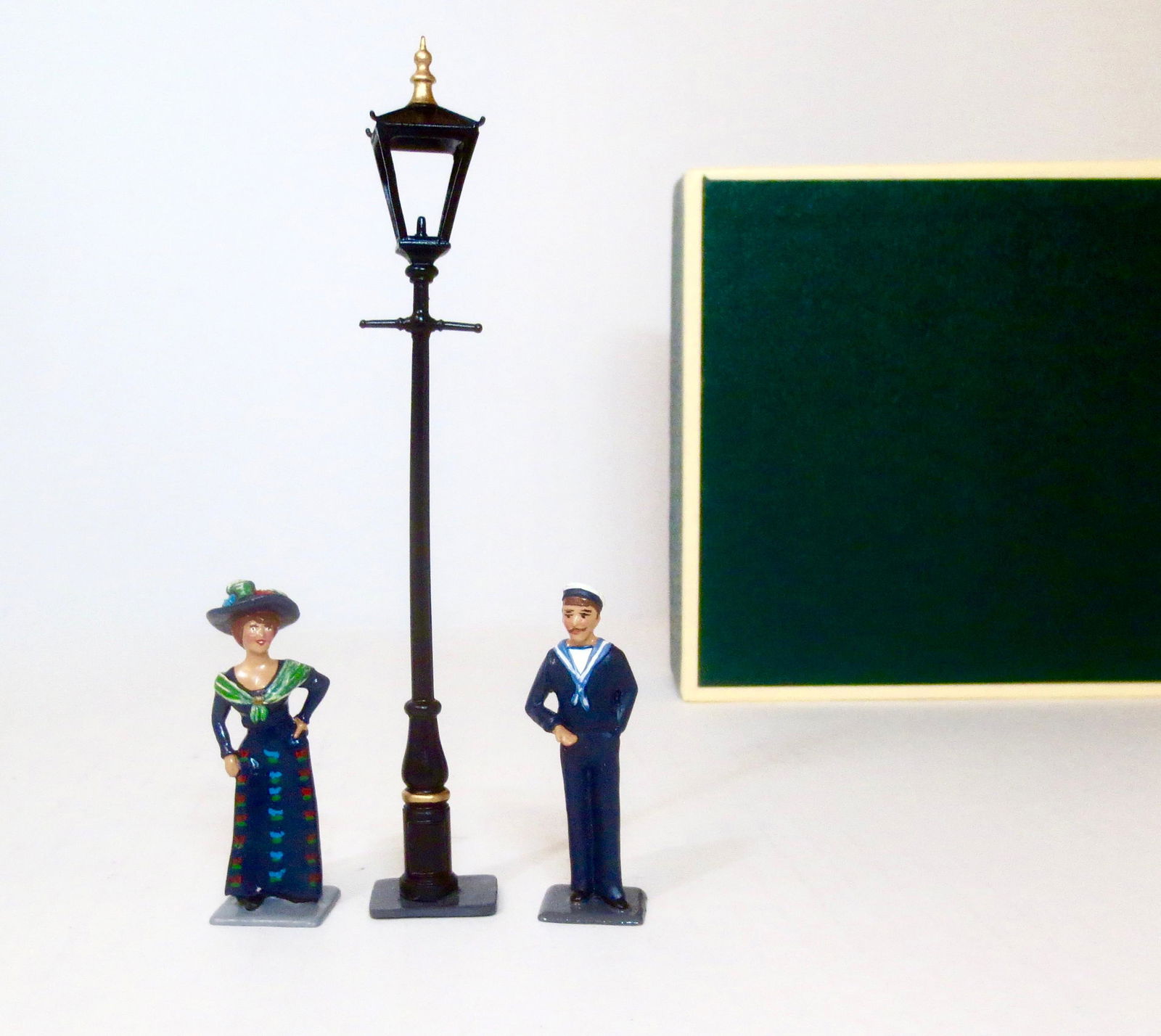 HM of Great Britain "Lady of the Night" Set (1 of 1)