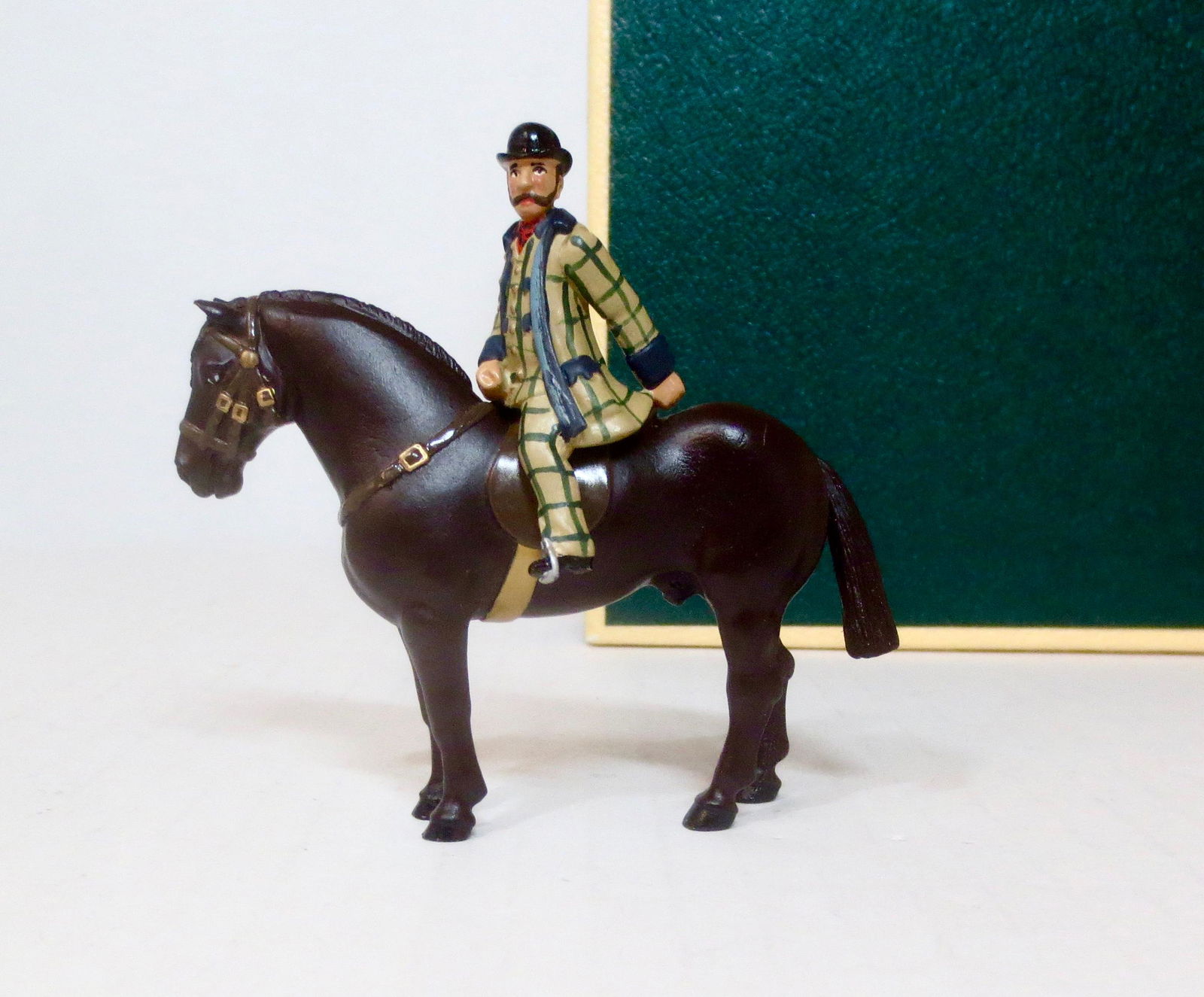 HM of Great Britain "Hunt Follower" Set (1 of 1)