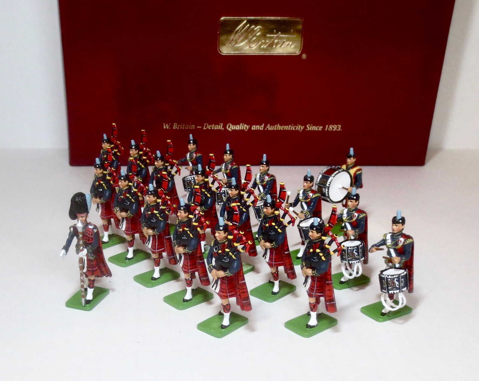 Britains #43041 RAF (Lechars) Pipes & Drums (1 of 1)