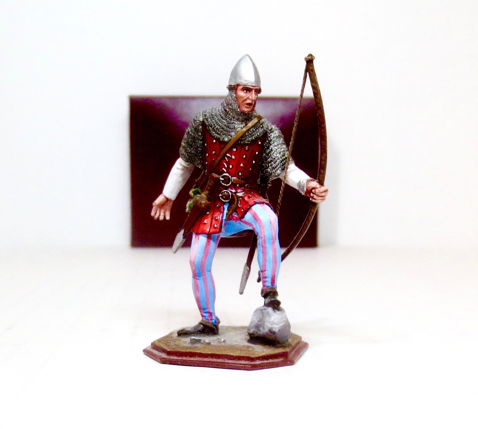 St. Petersburg Collection Medieval Archer: 1 piece. Near mint condition. Box excellent.