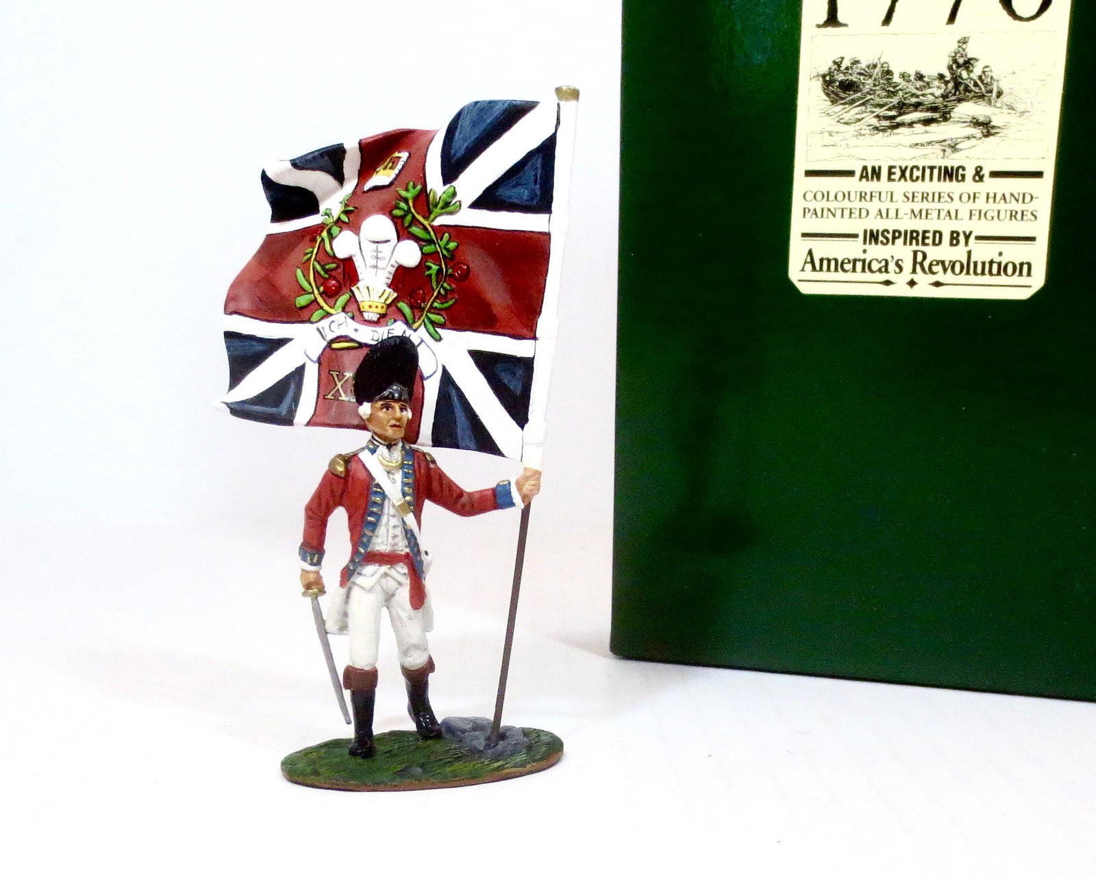 King & Country #BR04 British Officer with Flag: 1 piece. Near mint condition. Box excellent.