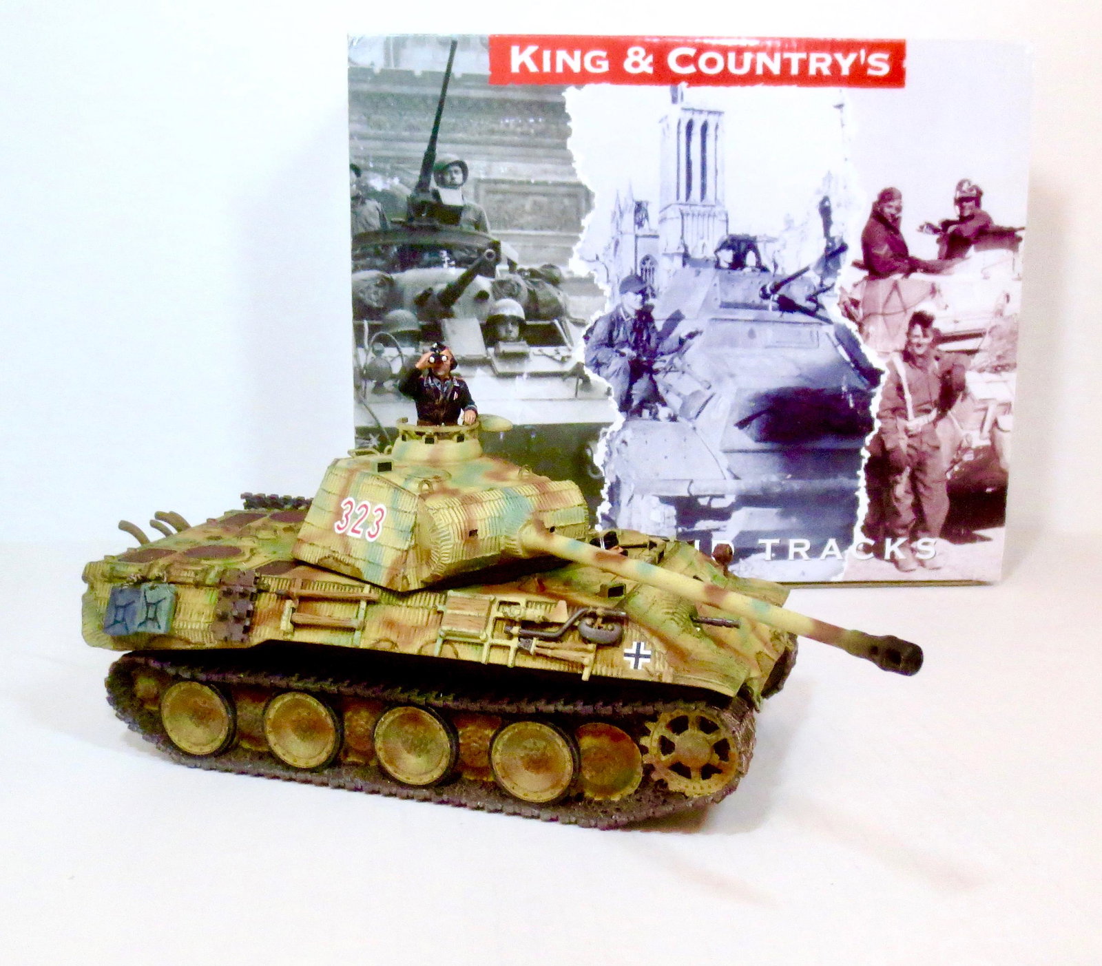 King & Country #WS176 Hitlerjugend Panther Ausf. A: 4 pieces. Retired set. Near mint condition. Box excellent.