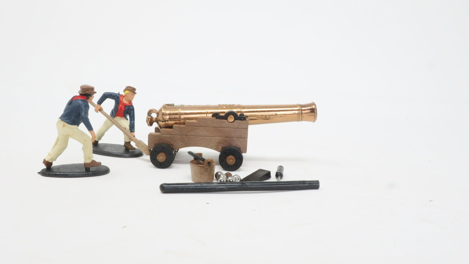 9736 Swoppet/Herald 1805 Naval Gun: and crew 1959 with ammunition and other accessories plus remains of original packaging; Good, 3 pieces