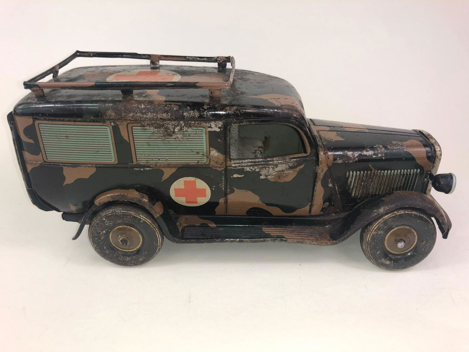 Tippco US Army Ambulance (1 of 1)