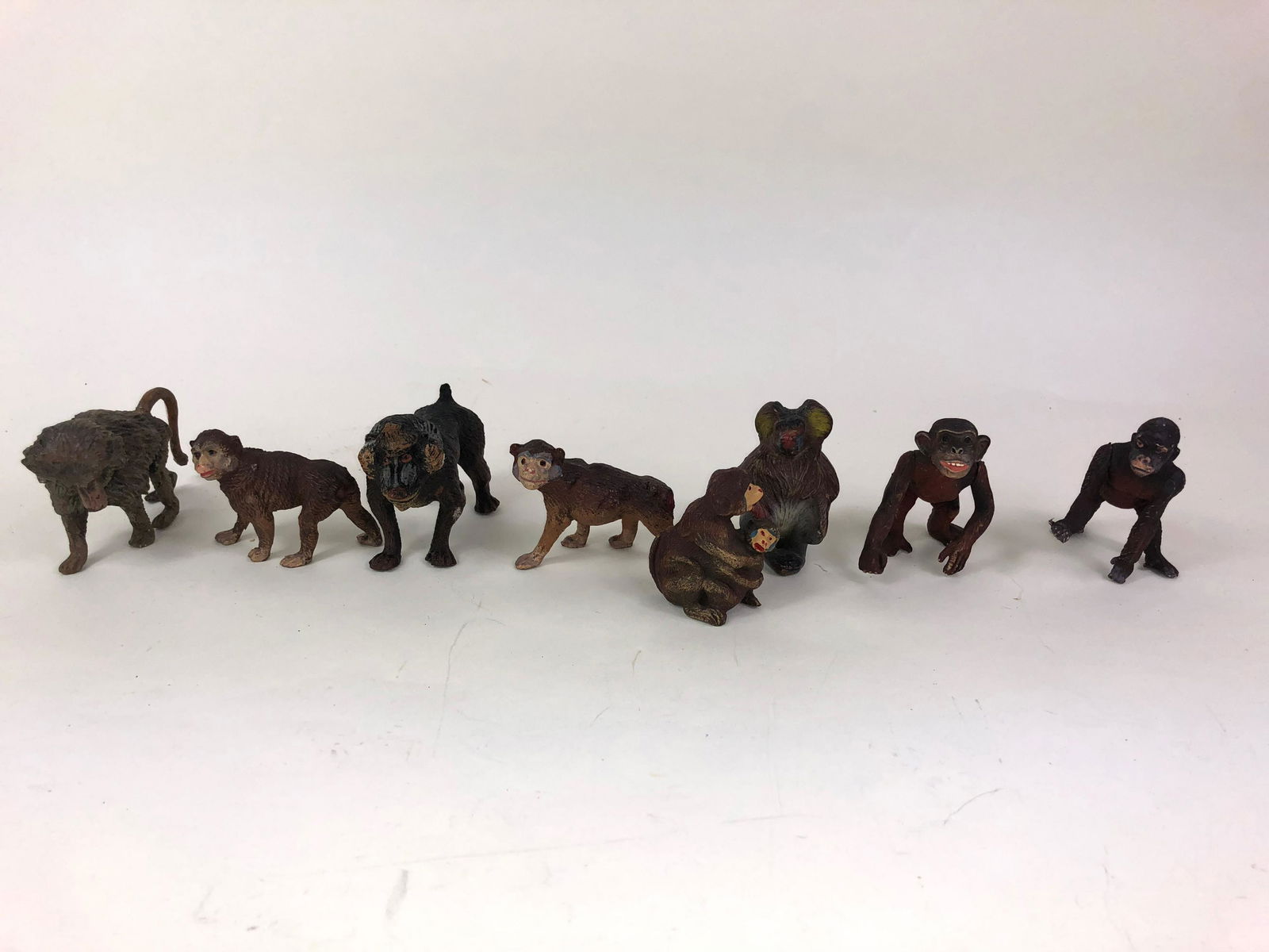 Composition Troop of Chimpanzees (1 of 1)