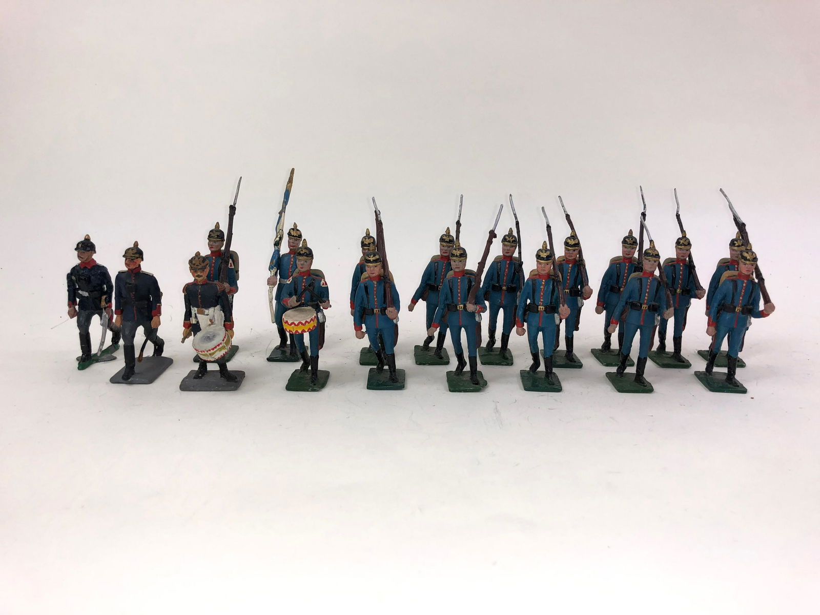 Authenticast Bavarian Infantry with Colors (1 of 1)