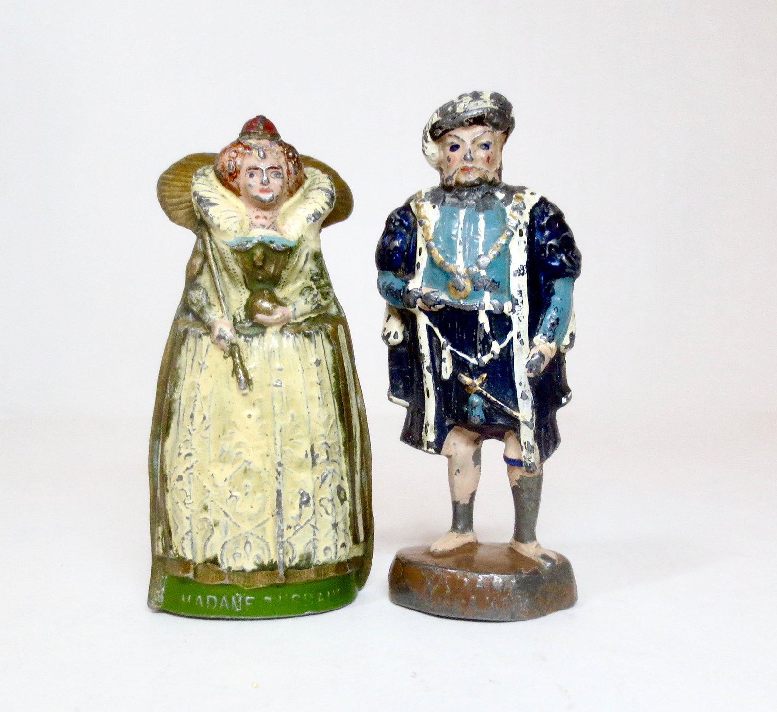 Britains Madame Tussaud Souvenir Figures: King Henry VIII and his daughter Queen Elizabeth I. Pre war figures, produced as souvenirs for Madame Tussaud's War museum in London. Very good condition, with some paint loss. Unboxed.