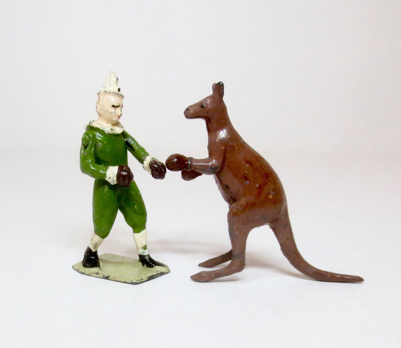 Britains Circus Boxing Clown and Kangaroo (1 of 1)