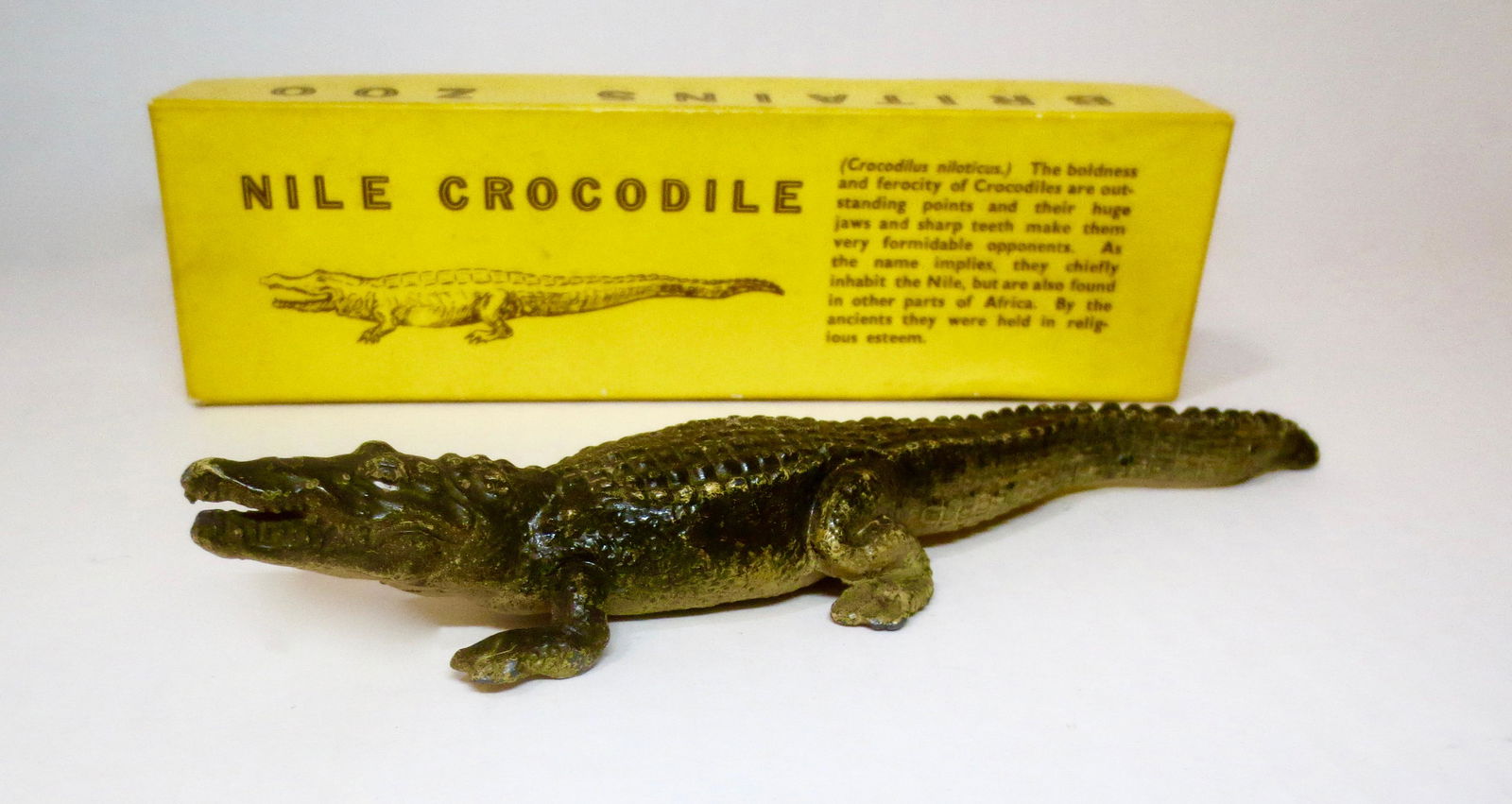 Britains #917 Nile Crocodile: Large scale Zoo series, Nile Crocodile. Post War 1950-1960. Excellent condition, with descriptive illustrated box. Box Excellent