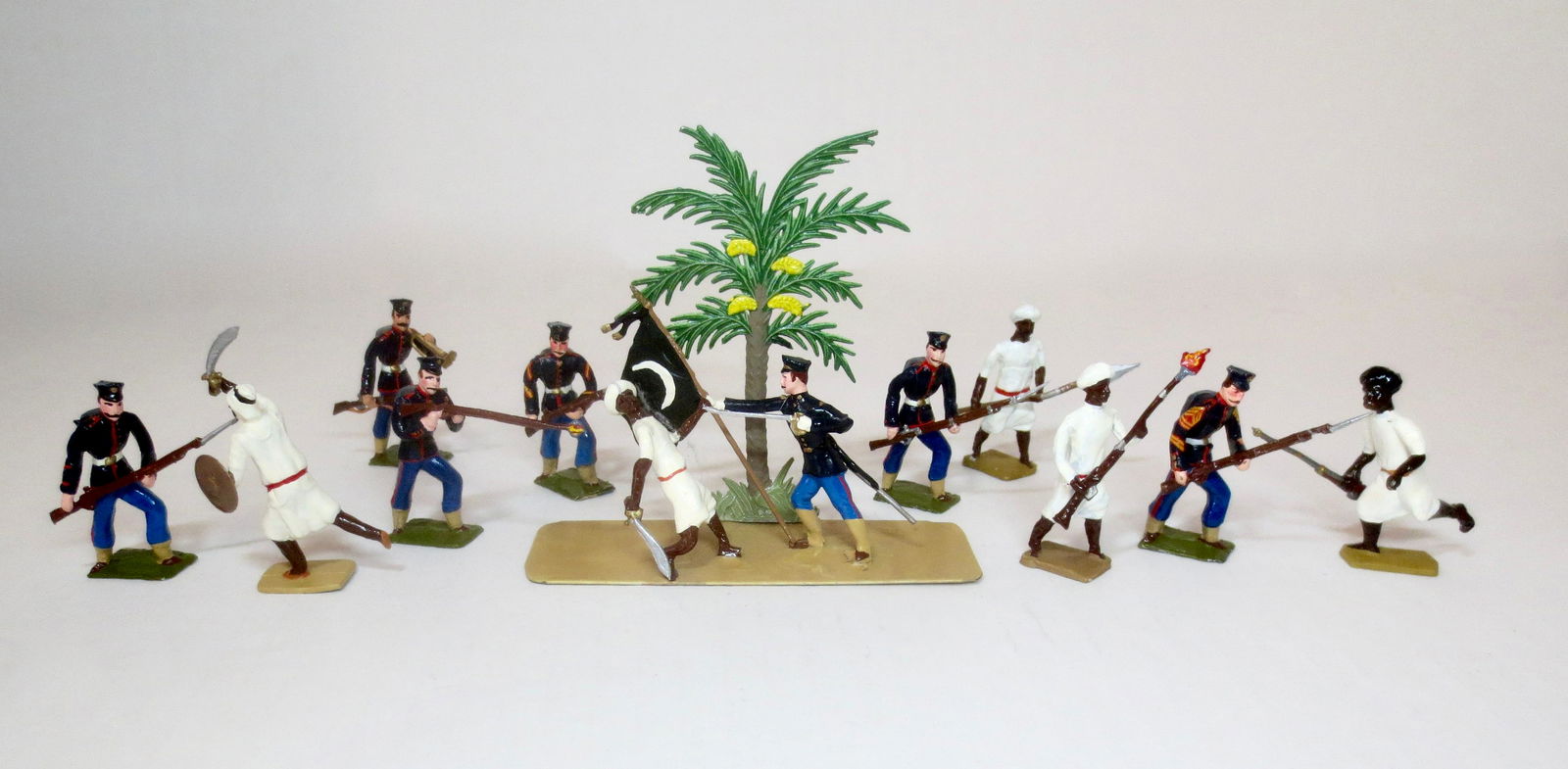 Pottsdamer Zinnsoldaten US Marines & Moros (1 of 1)