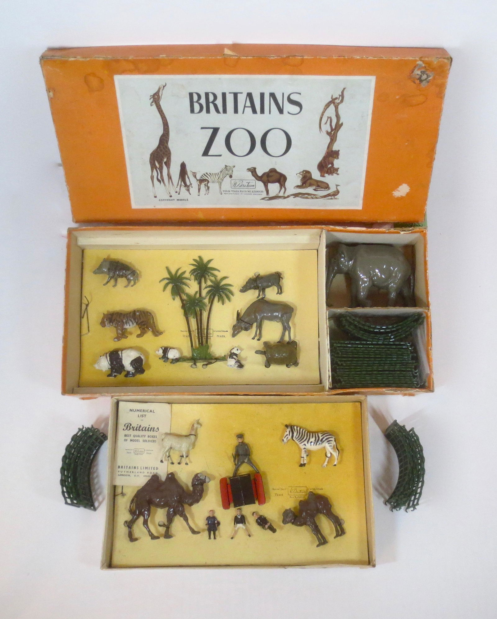 Britains #24Z Large Zoo Display Set (1 of 1)