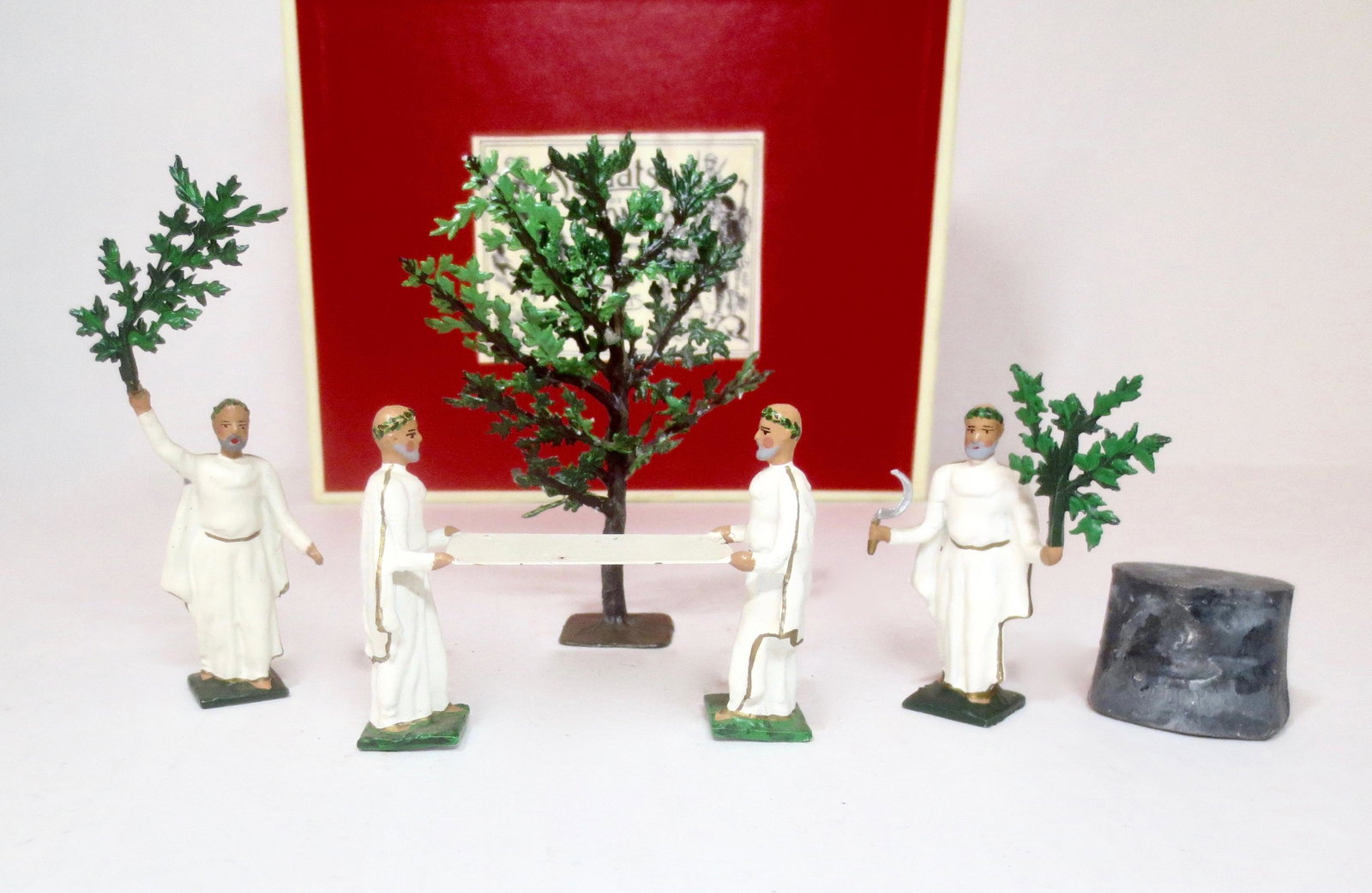 C.B.G Mignot Druids Set: Post War. 8 pieces. Excellent condition. Box excellent.