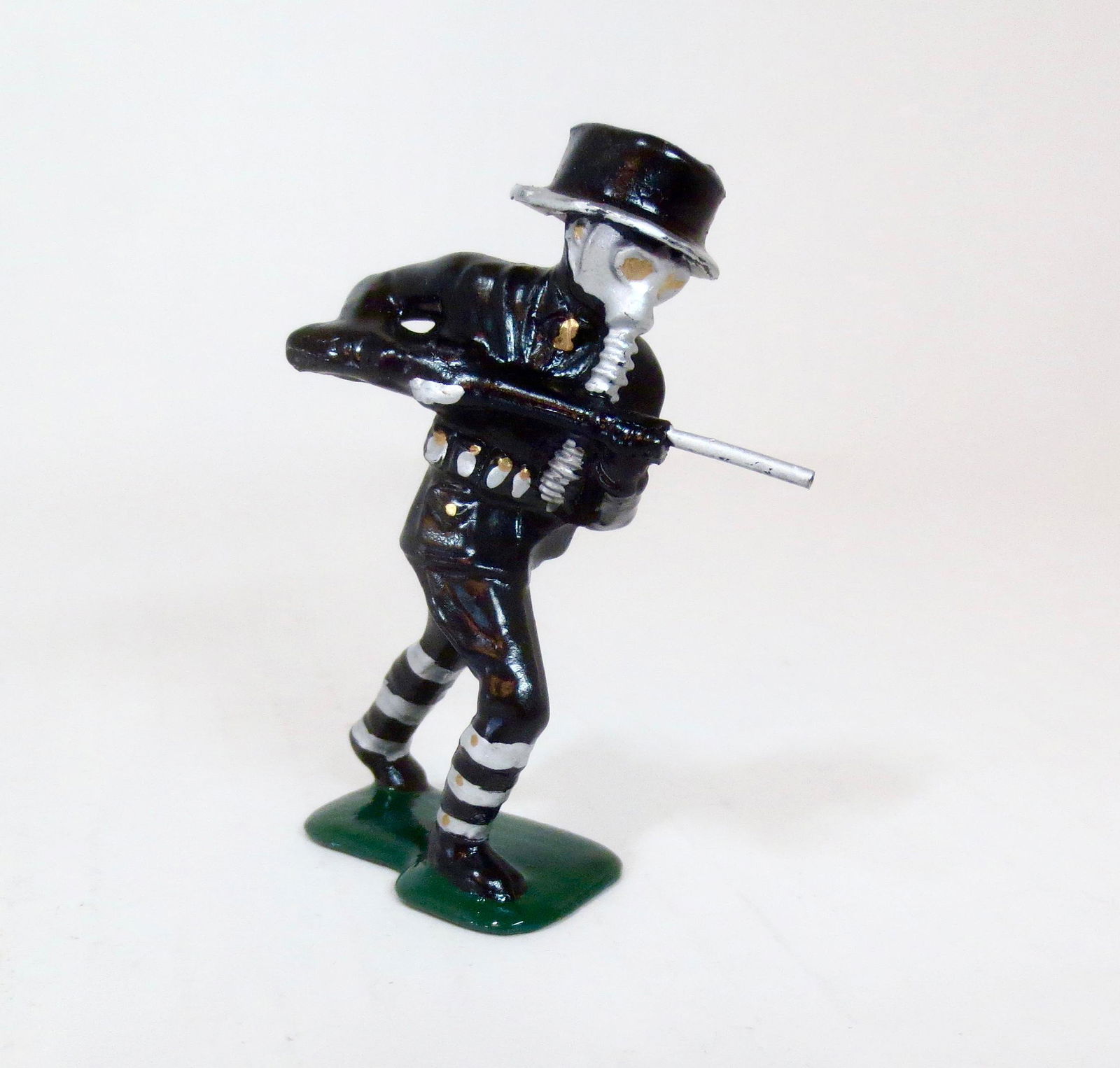 JAG Steam Punk Soldier in Top Hat & Gas Mask (1 of 1)