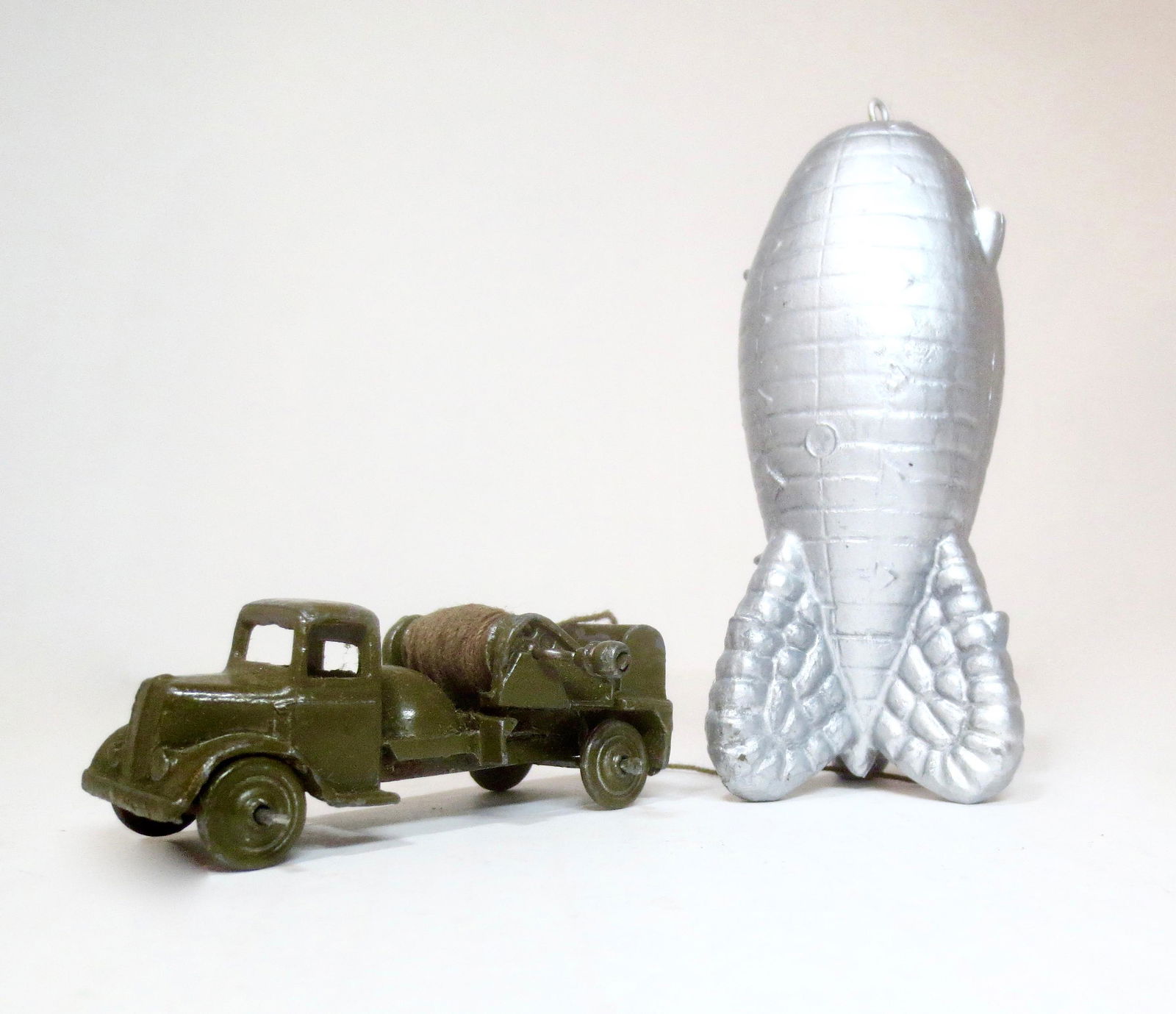 Britains #1855 Miniature Balloon Barrage Unit (1 of 1)