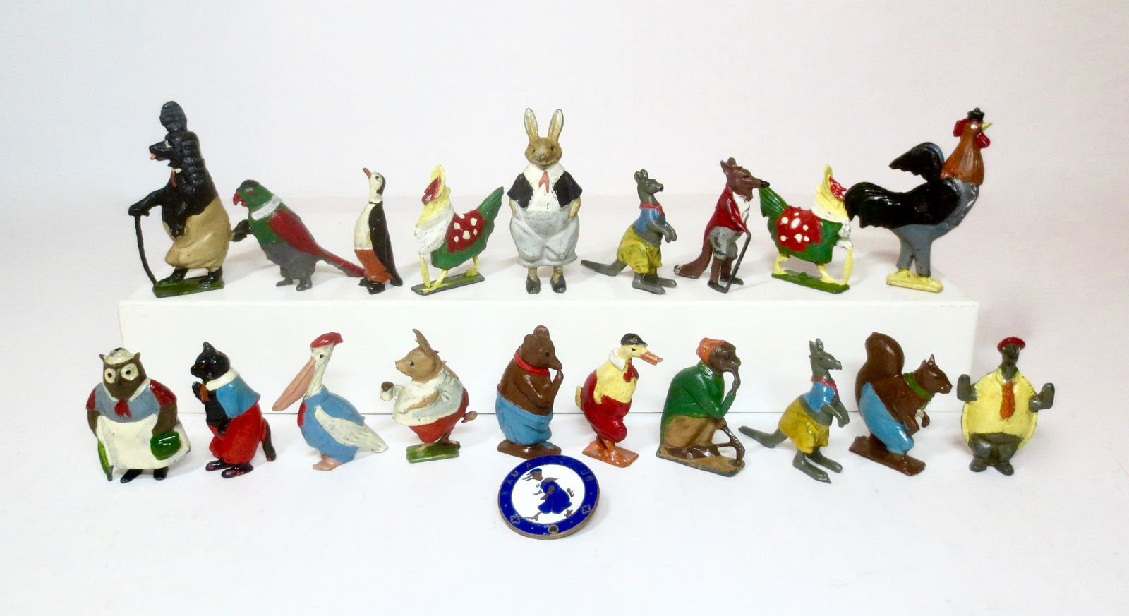 Britains Coco Cub Assortment & Club Pin (1 of 1)