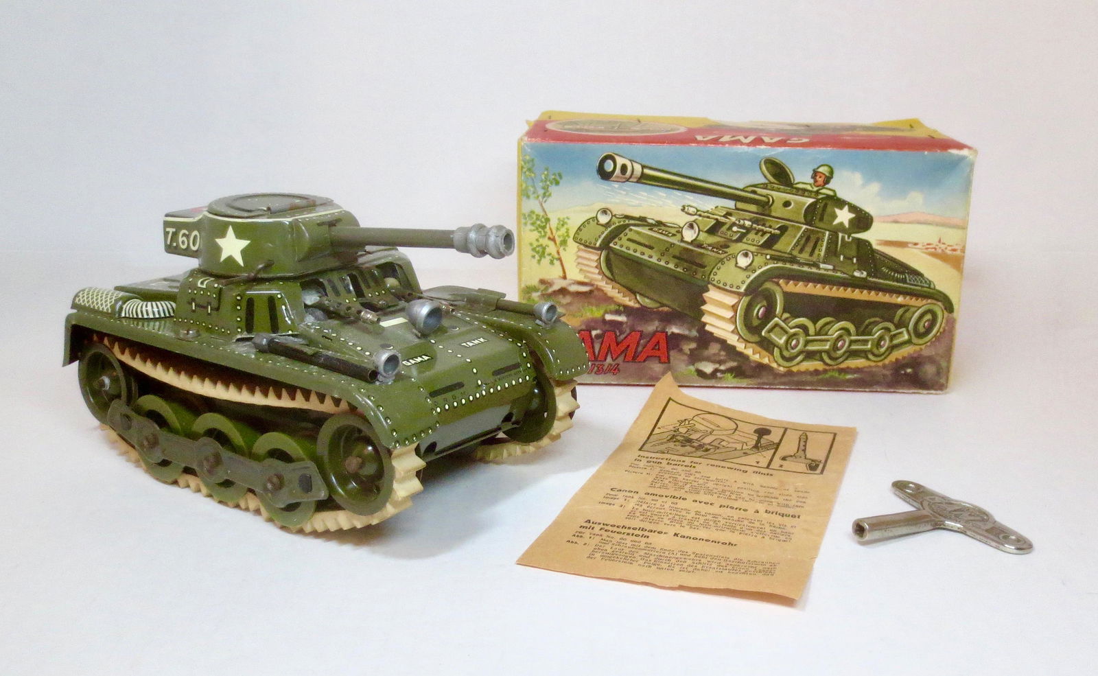 Gama Tin Wind-up Mechanical Tank (1 of 1)
