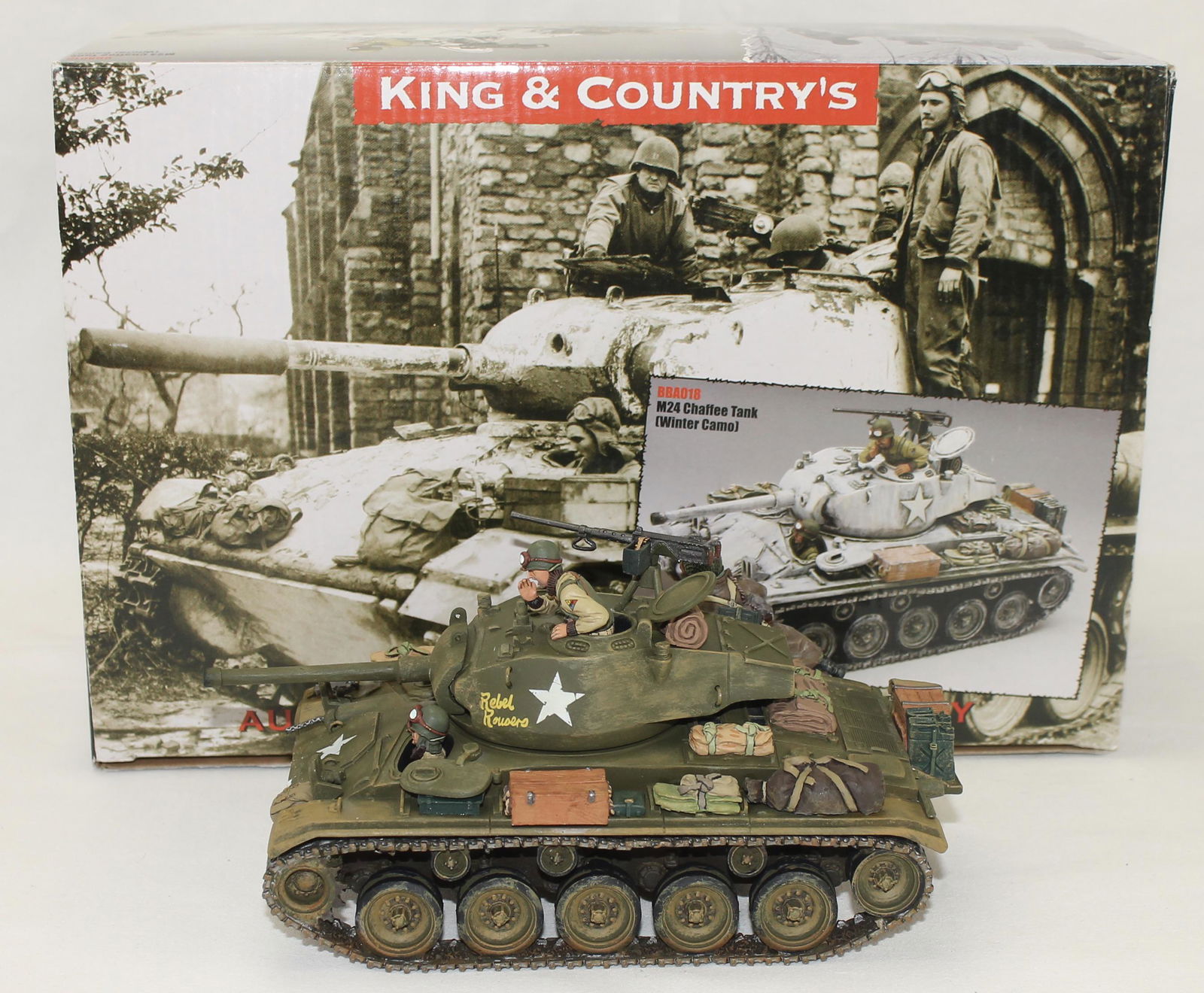 King & Country US M24 Chaffe Tank Olive Drab (1 of 2)