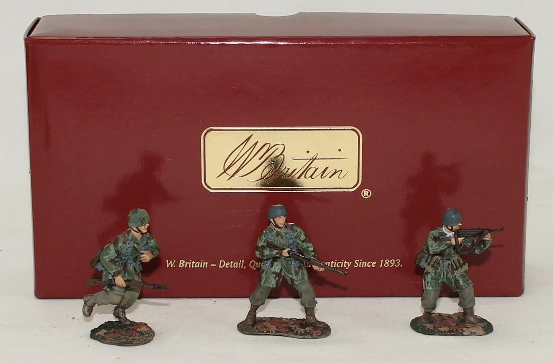 Britains Fallschirmjaeger Cover Fire (1 of 1)