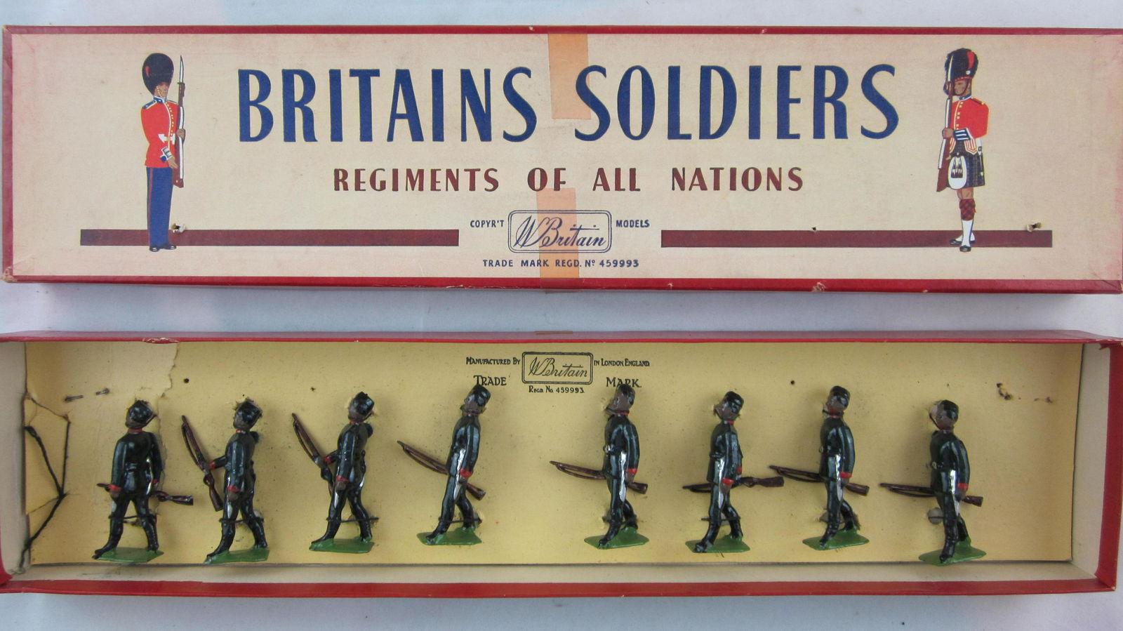 Britains Set #197 Gurkha Rifles At Trail. (1 of 1)