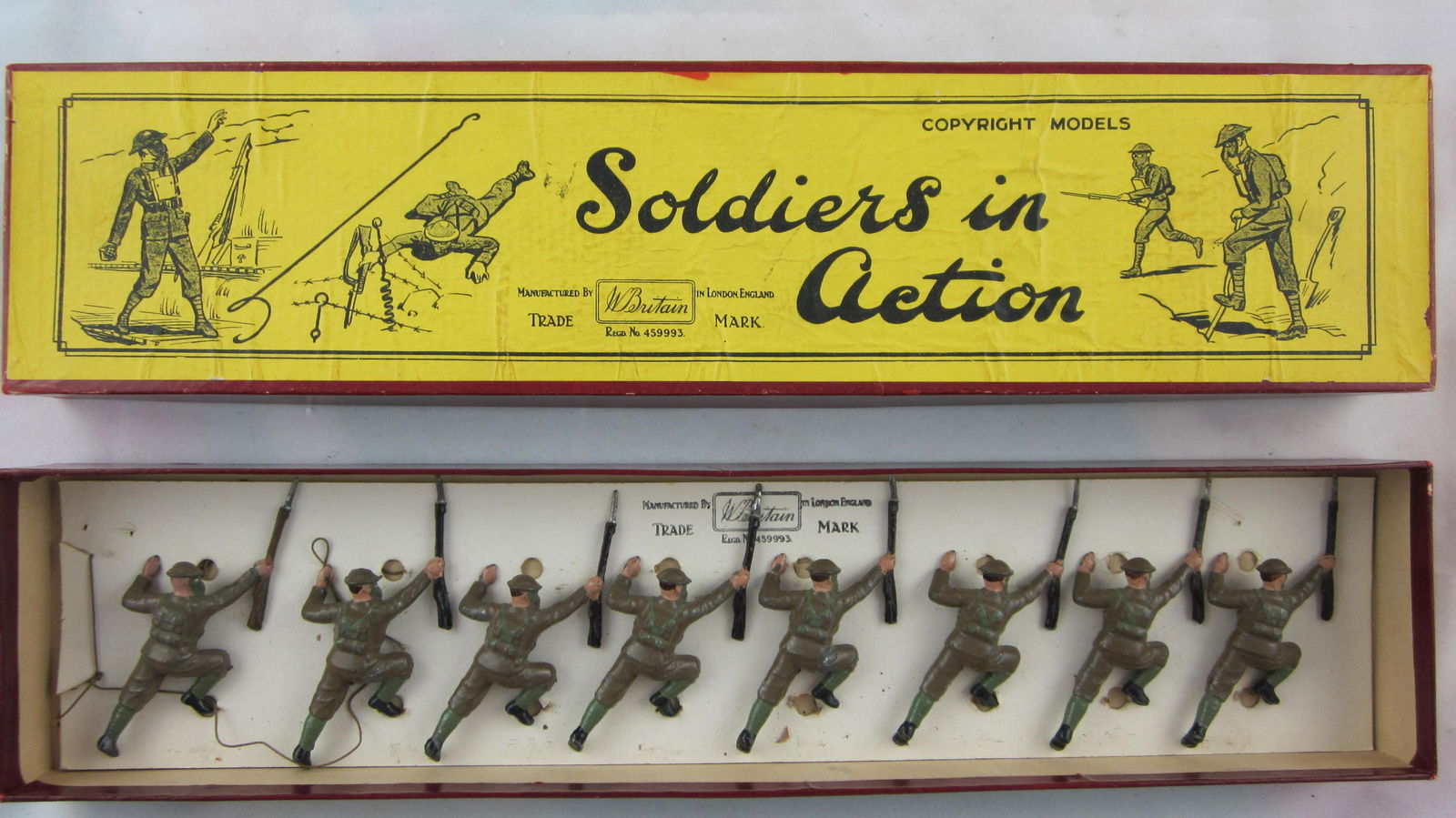 Britains Set #1611 Gasmask Infantry Crawling. (1 of 1)