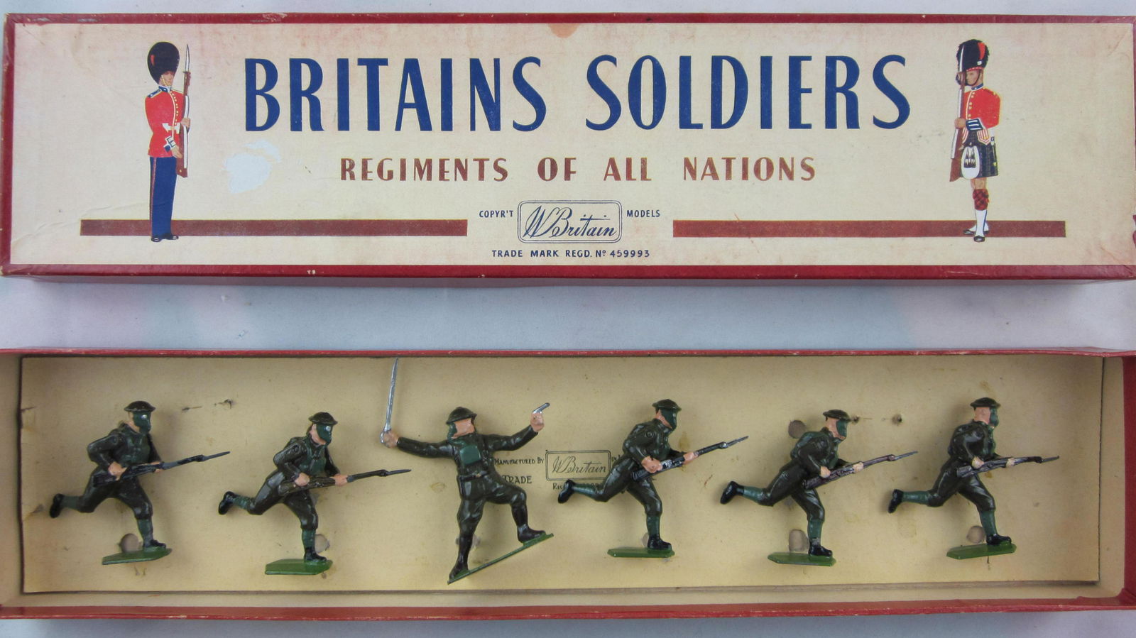 Britains Set #1613 Gasmask Infantry Charging. (1 of 1)