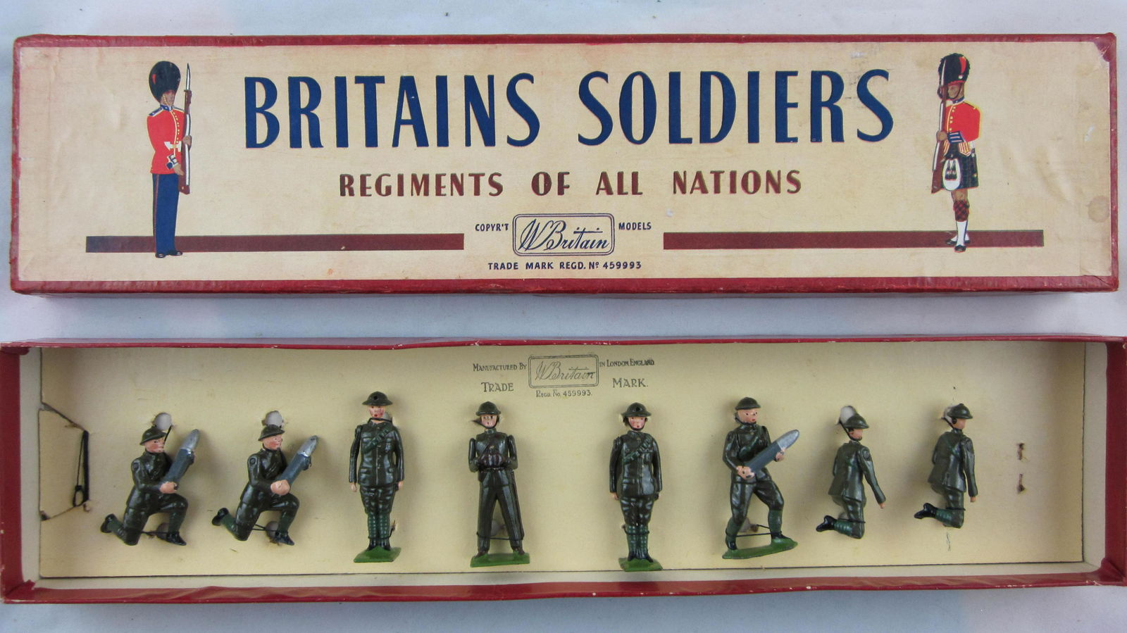 Britains Set #1730 Gunners Carrying Shells (1 of 1)