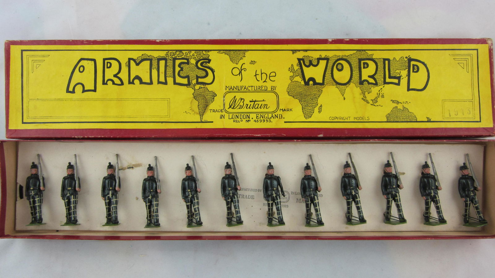 Britains Set #1913, Cameronians Marching. (1 of 2)