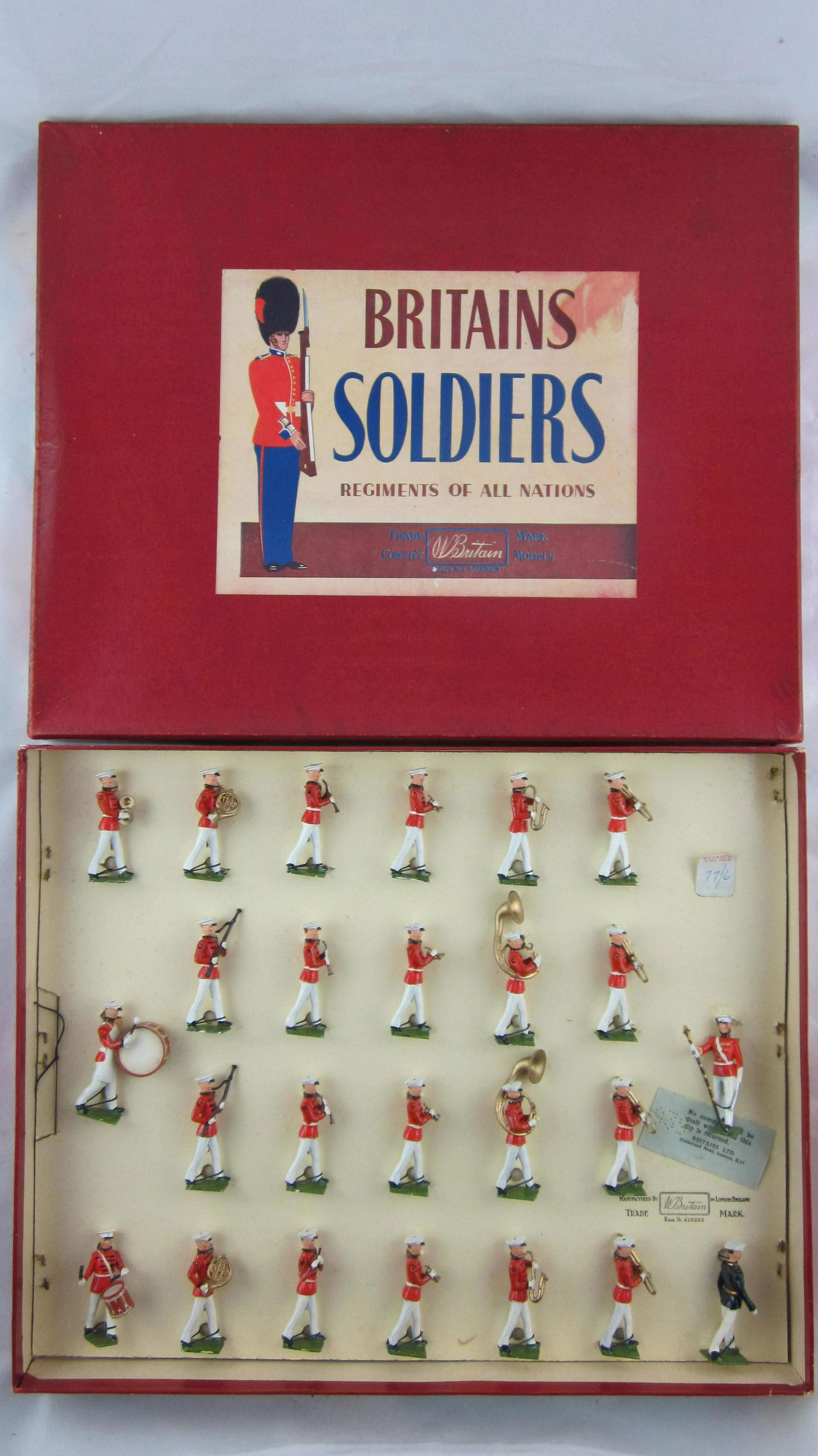 Britains Set #2112 Band Of U.S. Marines. (1 of 1)