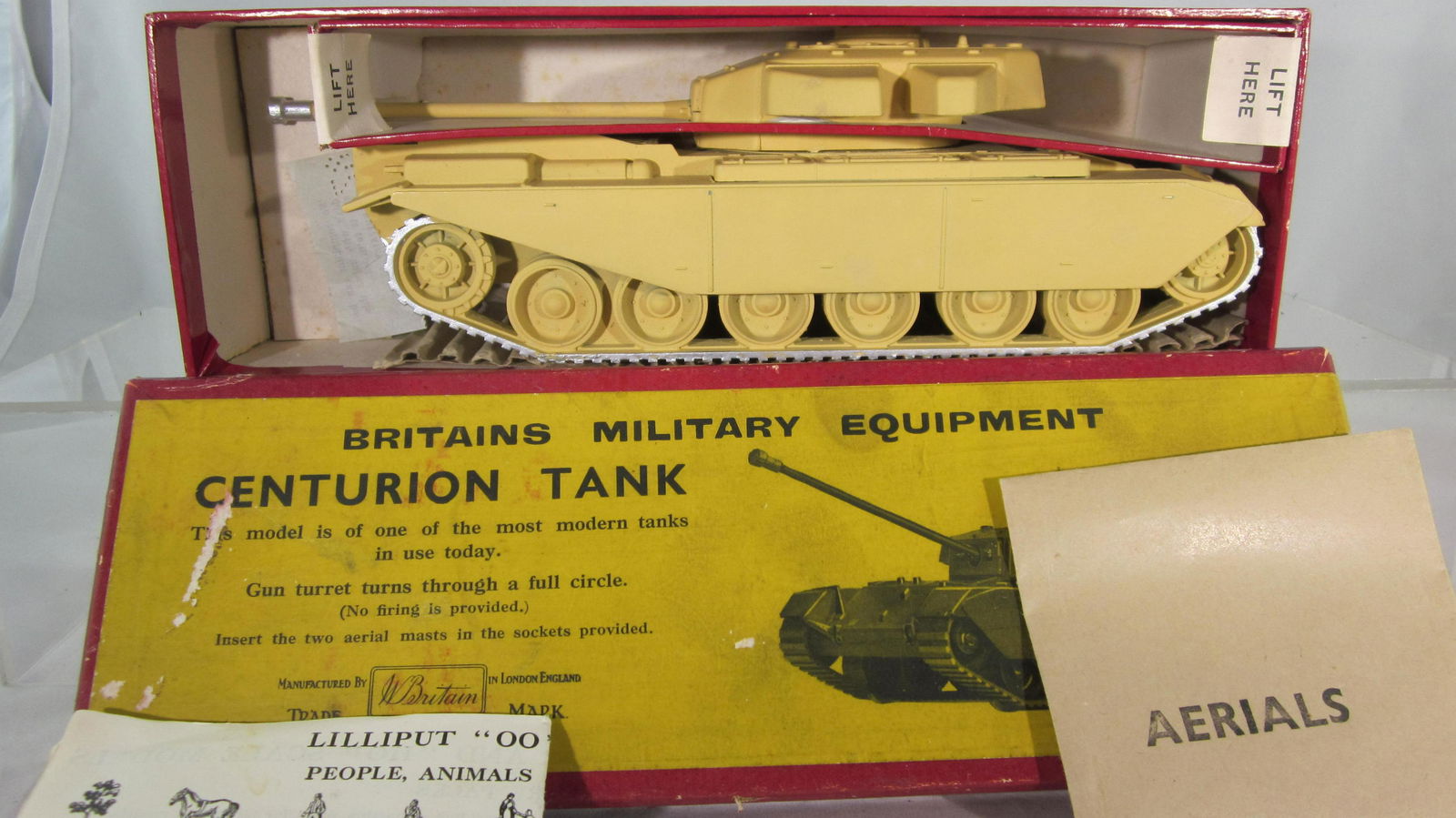 Britains Set #2154 Desert Centurion Tank In Tan. (1 of 1)