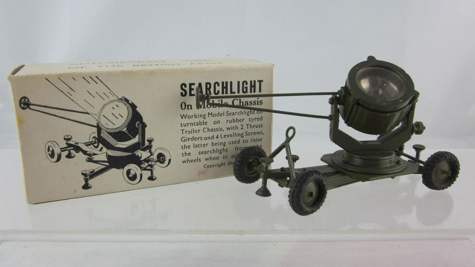 Britains Set #1718 Mobile Chassis Searchlight. (1 of 1)